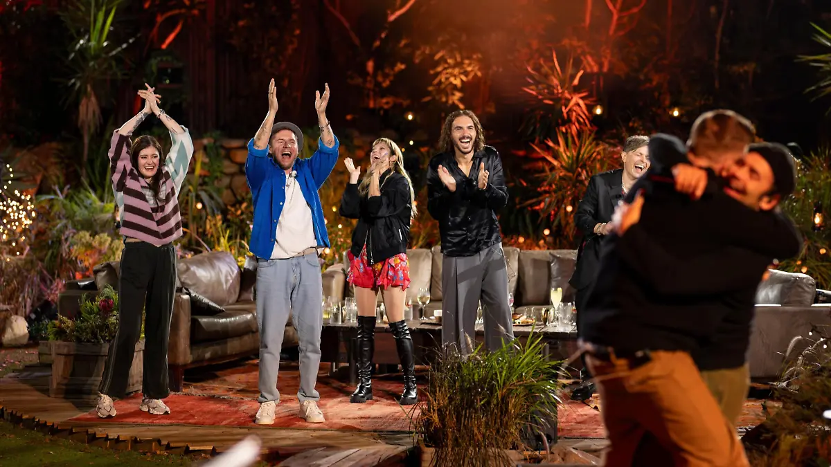 V. l.:  Madeline Juno, Johannes Oerding, Mieze Katz (MiA), Boki (ClockClock), Michael Patrick Kelly, FiNCH, Bosse

+++ Die Verwendung des sendungsbezogenen Materials ist nur mit dem Hinweis und Verlinkung auf RTL+ gestattet. +++