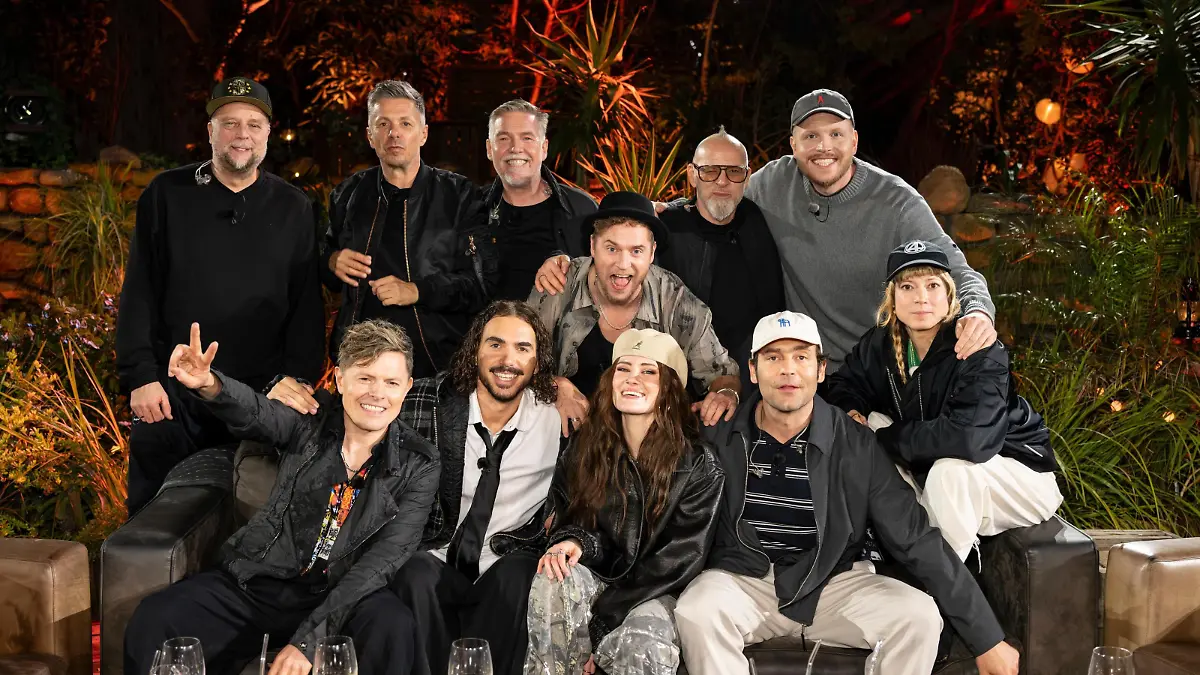 V. l.: Smudo, Michi Beck, Michael Patrick Kelly, Boki (ClockClock), Andy Y, Johannes Oerding, Madeline Juno, Thomas D, Bosse, FiNCH, Mieze Katz (MiA)
+++ Die Verwendung des sendungsbezogenen Materials ist nur mit dem Hinweis und Verlinkung auf RTL+ gestattet. +++