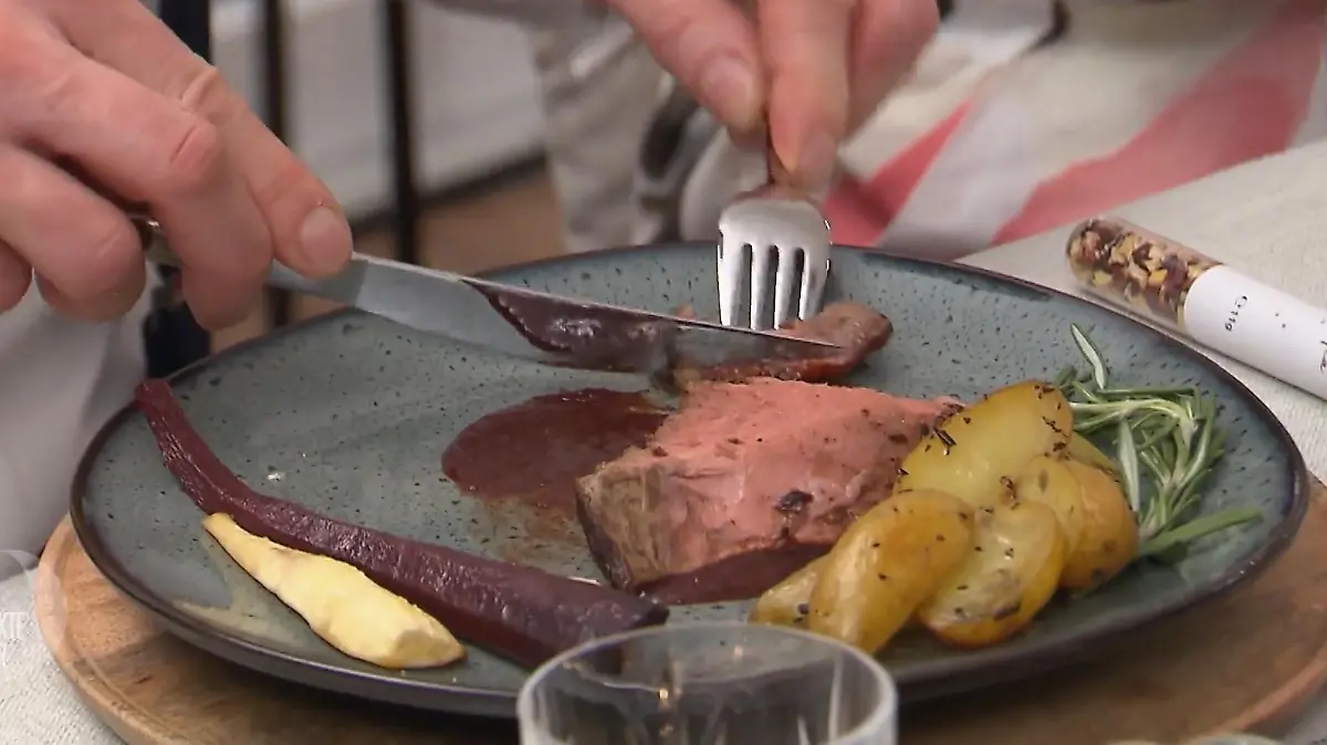 Suppenfleisch als Braten - Monas Hohe Rippe kommt bei ihren Gästen gut an
