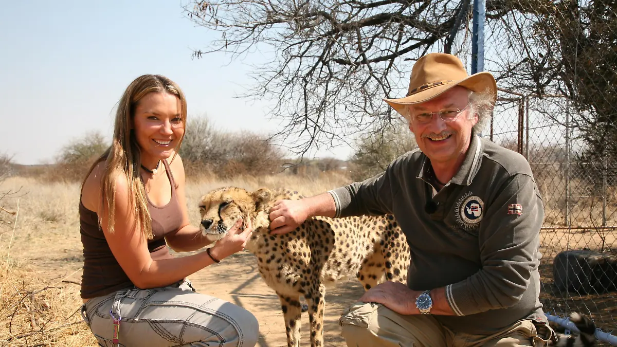 Sprechstunde1 - Bild 2 - Dr. Wolf - Marlice van Vuuren - Gepard