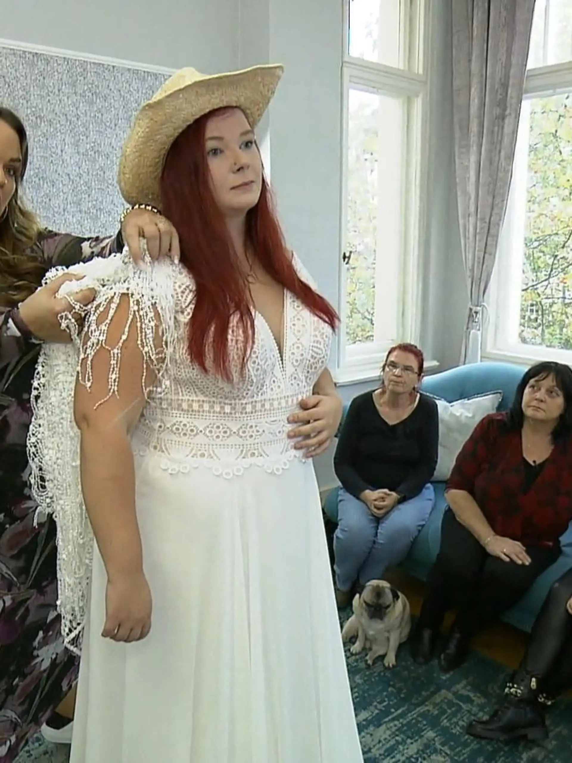 Vielleicht nähert man sich ja mit diesem Kleid einem Kompromiss