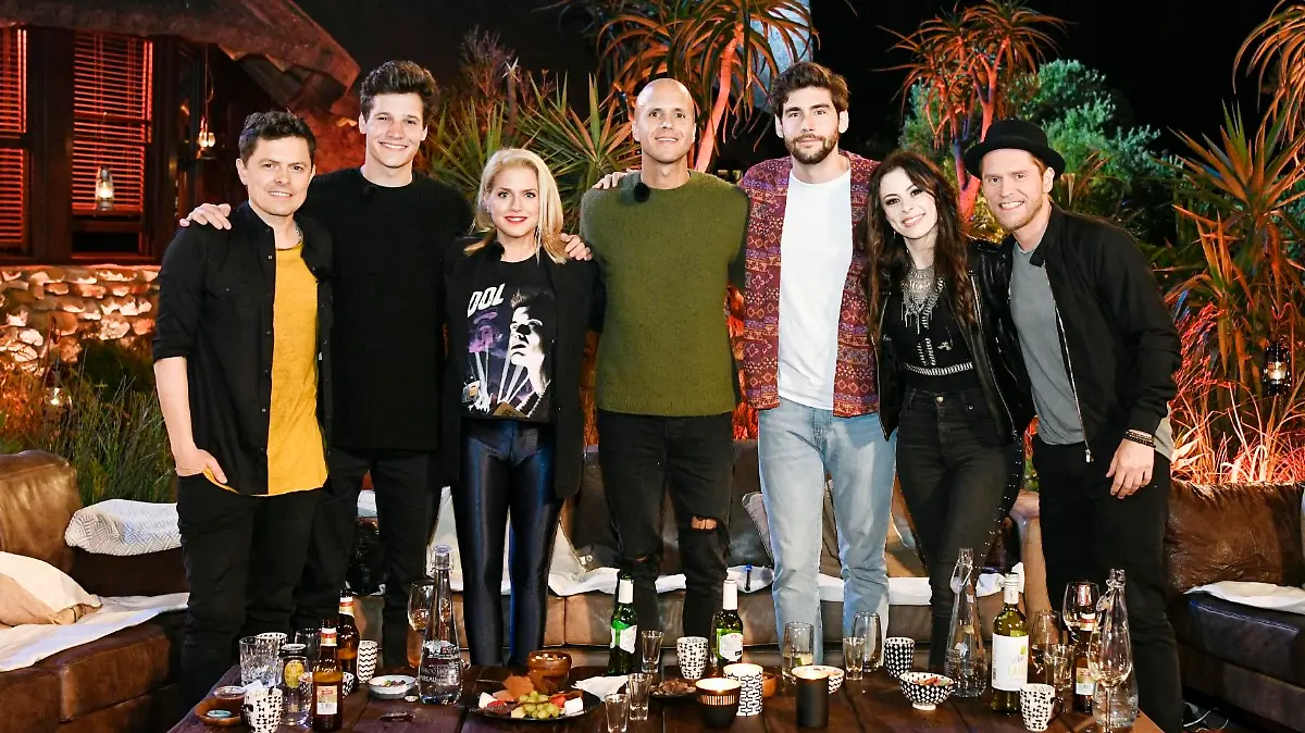 V.l.: Michael Patrick Kelly, Wincent Weiss, Jeanette Biedermann, Milow, Alvaro Soler, Jennifer Haben und Johannes Oerding