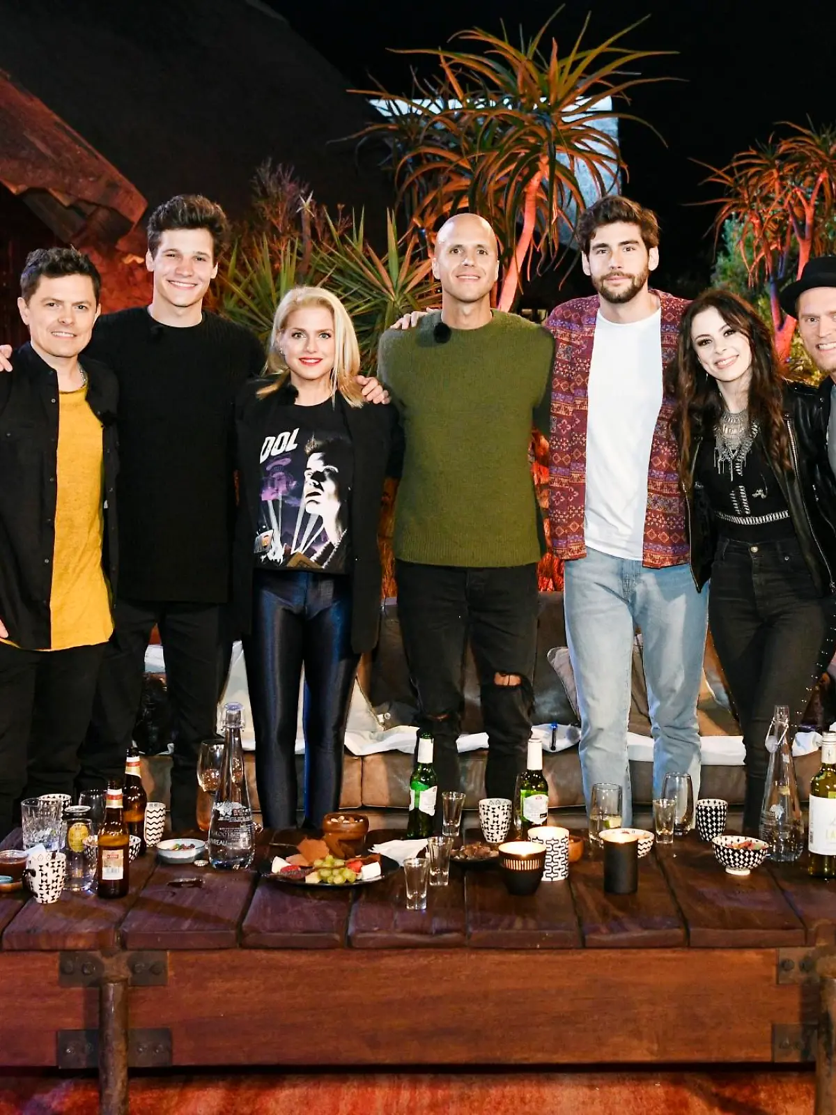V.l.: Michael Patrick Kelly, Wincent Weiss, Jeanette Biedermann, Milow, Alvaro Soler, Jennifer Haben und Johannes Oerding
