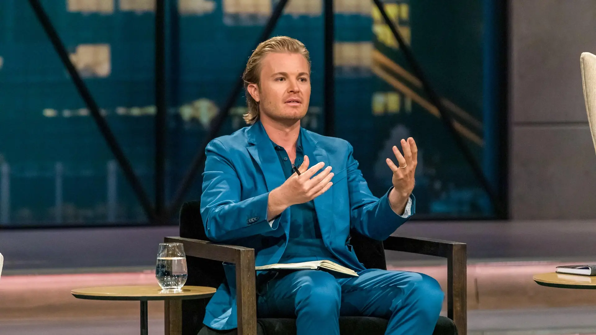 Investor Nico Rosberg nimmt die App zur Behandlung von Menschen mit Adipositas von "Zanadio" genau unter die Lupe. Die Verwendung des sendungsbezogenen Materials ist nur mit dem Hinweis und Verlinkung auf TVNOW gestattet.