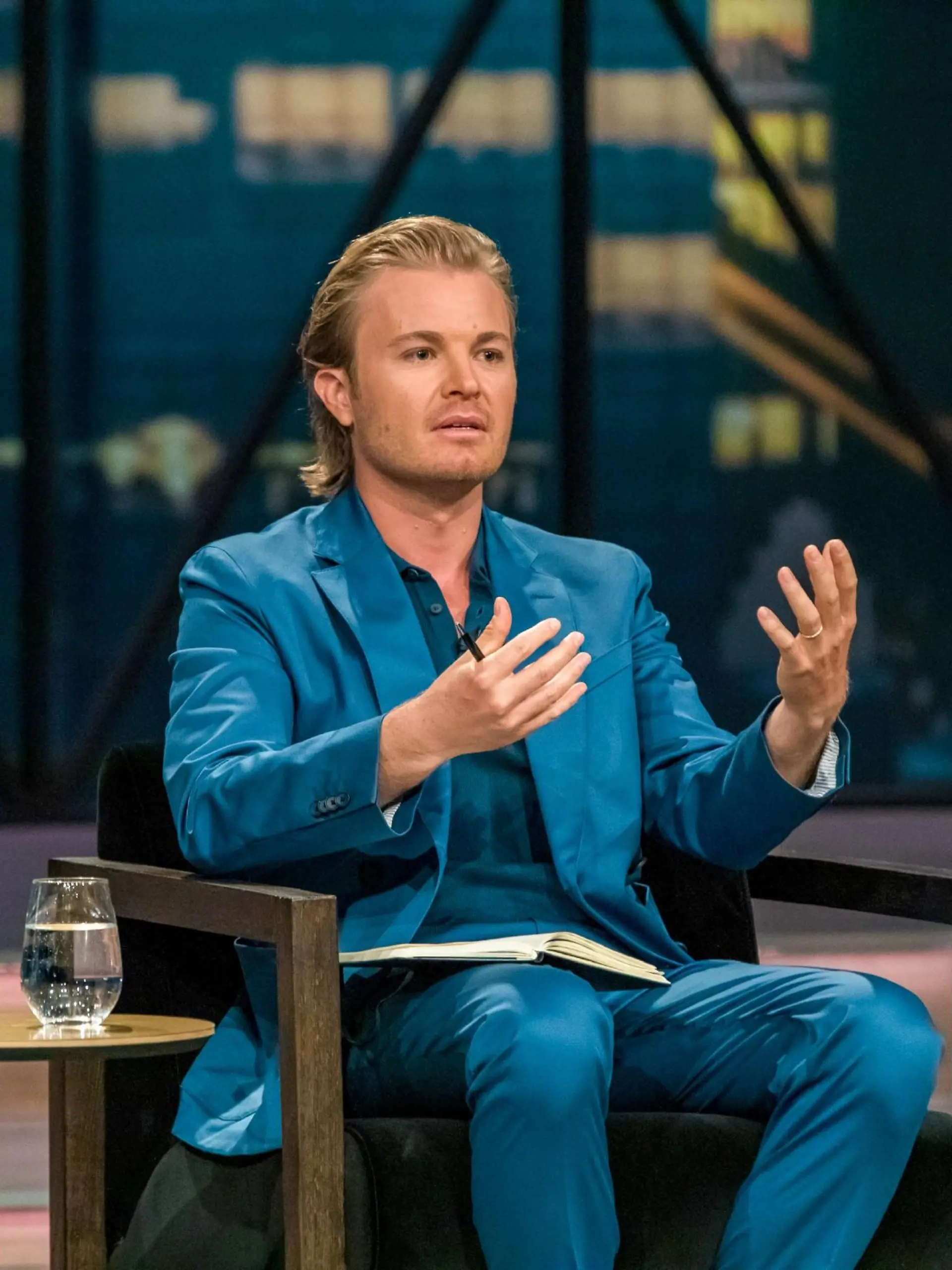 Investor Nico Rosberg nimmt die App zur Behandlung von Menschen mit Adipositas von "Zanadio" genau unter die Lupe.  Die Verwendung des sendungsbezogenen Materials ist nur mit dem Hinweis und Verlinkung auf TVNOW gestattet.