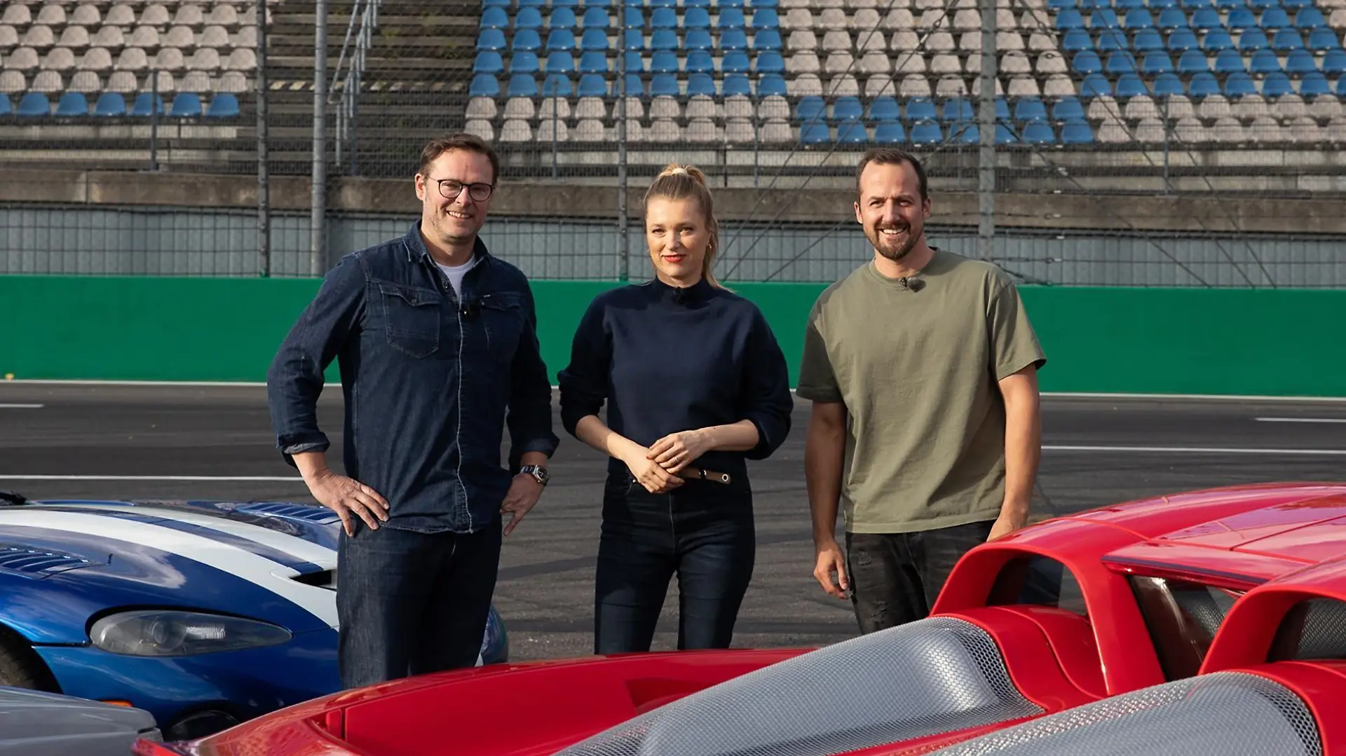 V.l.: Alexander Bloch, Anni Dunkelmann und Lance David Arnold
+++ Die Verwendung des sendungsbezogenen Materials ist nur mit dem Hinweis und Verlinkung auf RTL+ gestattet. +++