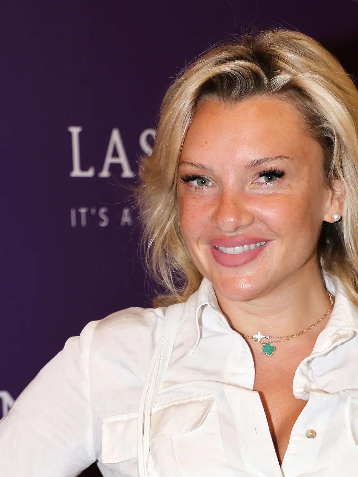 Evelyn Burdecki beim Lascana Store Opening am 1.06.2023 in Koln Lascana Store Opening in Koeln mit Victoria Swarovski, Sonya Kraus *** Evelyn Burdecki at the Lascana Store Opening on 1 06 2023 in Koln Lascana Store Opening in Cologne with Victoria Swarovski, Sonya Kraus PUBLICATIONxINxGERxSUIxAUTxONLY