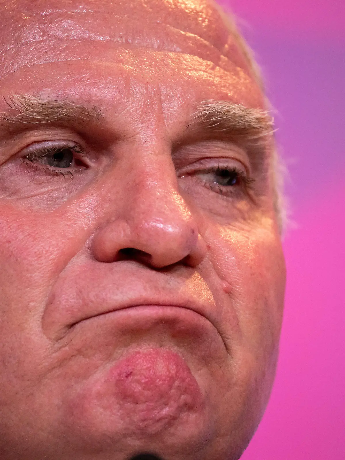 ARCHIV - 30.08.2019, Bayern, München: Uli Hoeneß, Präsident FC Bayern München, nimmt an einer Pressekonferenz seines Vereins teil. (zu dpa «Hoeneß' Polterabend: Wütende Attacke gegen ter Stegen und den DFB» am 19.09.2019) Foto: Peter Kneffel/dpa +++ dpa-Bildfunk +++