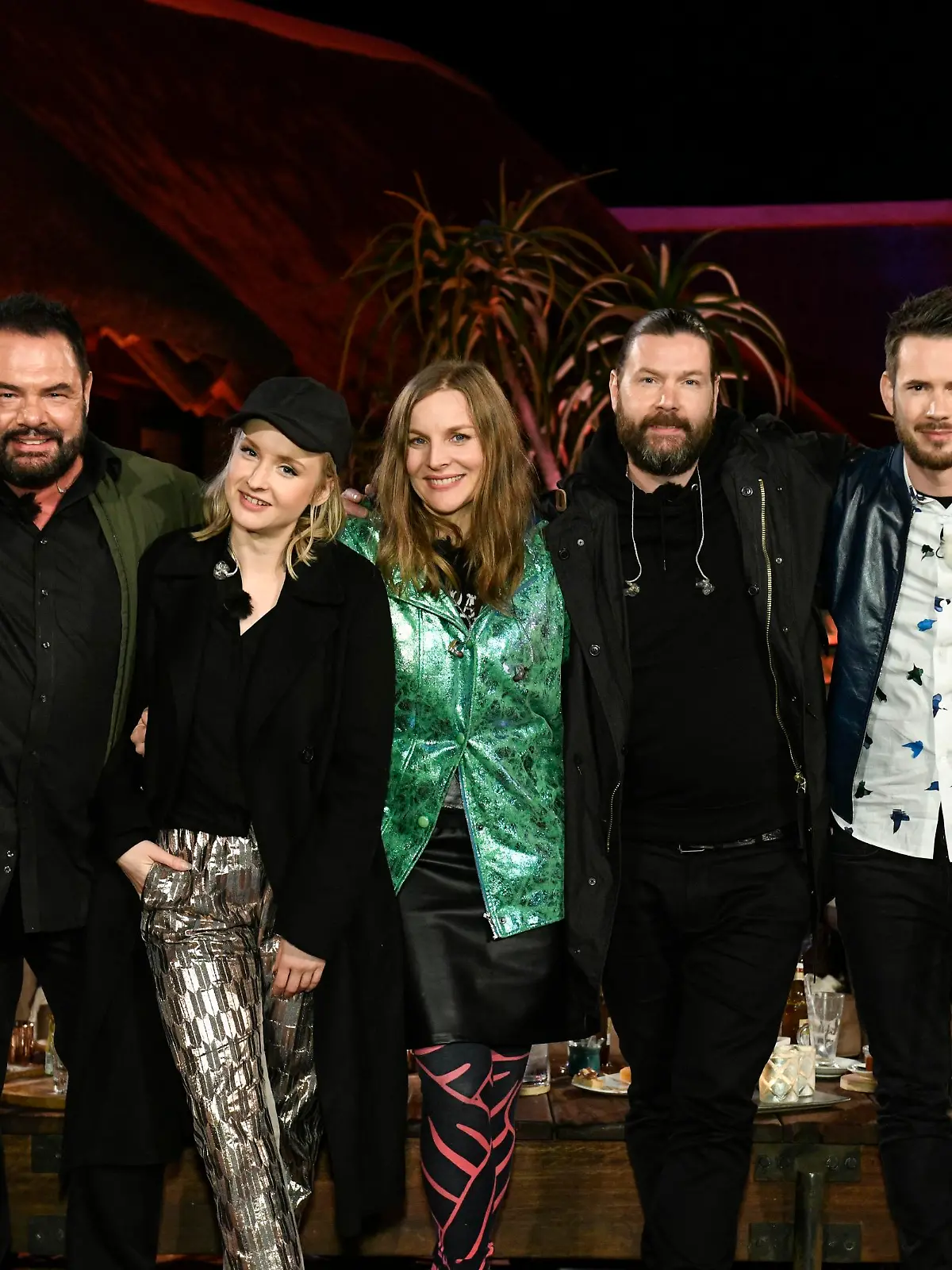 V.l.: Mark Forster, Marian Gold, Leslie Clio, Judith Holofernes, Rea Garvey, Johannes Strate und Mary Roos