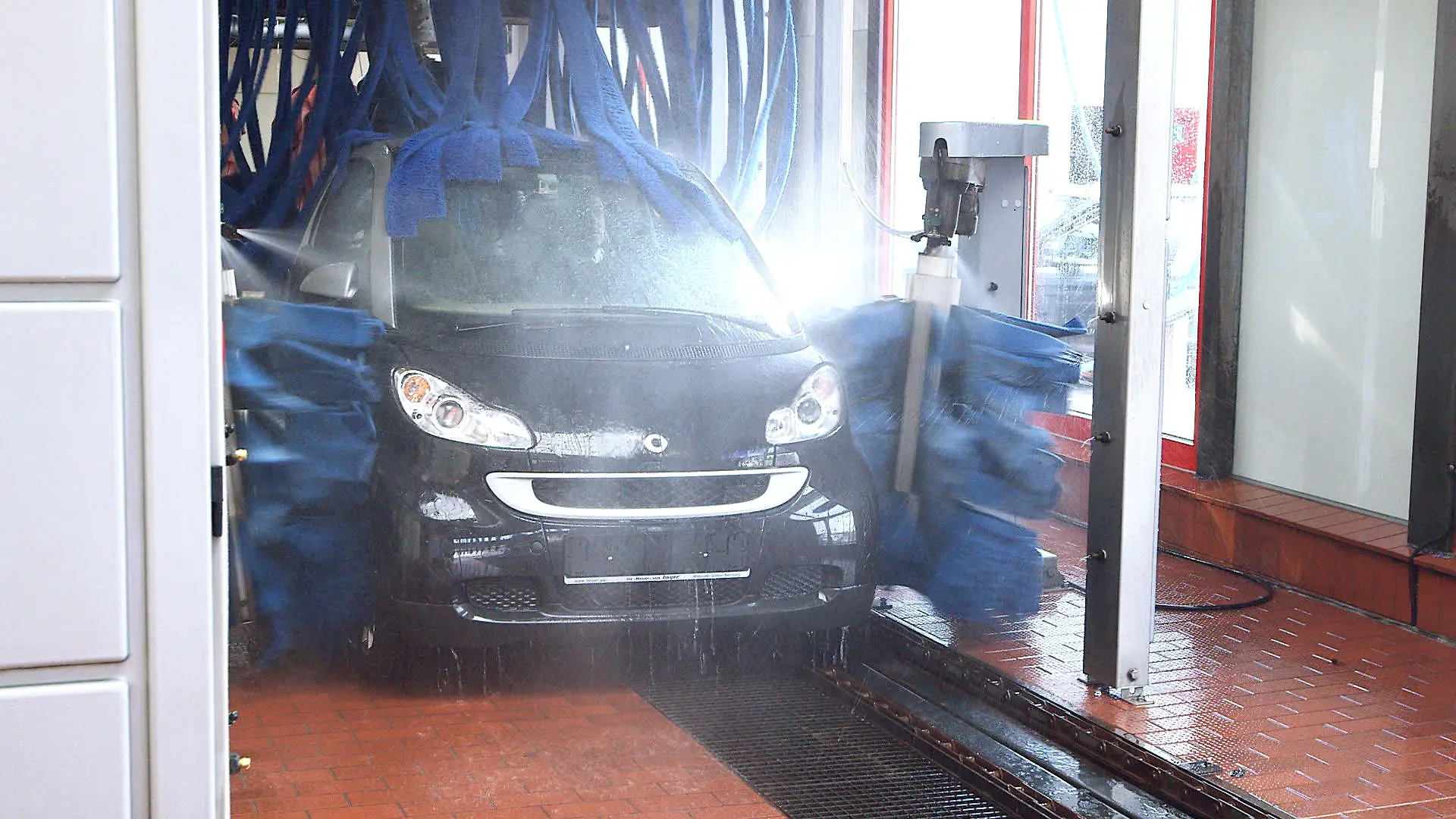 140414 VOX automobil Waschstrasse Smart V2.mov.Still002