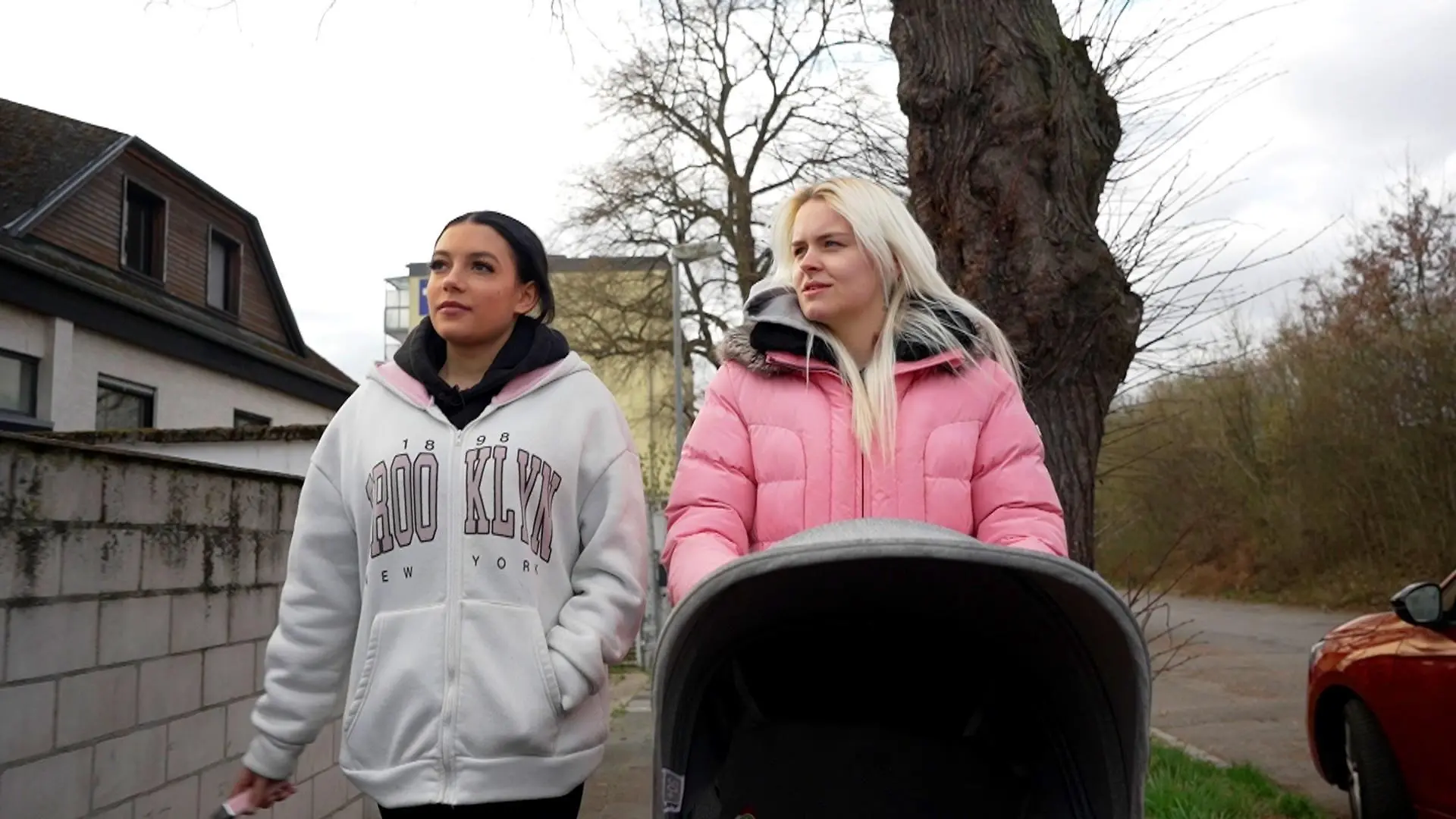 Alina (l.), Nadine
+++ Die Verwendung des sendungsbezogenen Materials ist nur mit dem Hinweis und Verlinkung auf RTL+ gestattet. +++