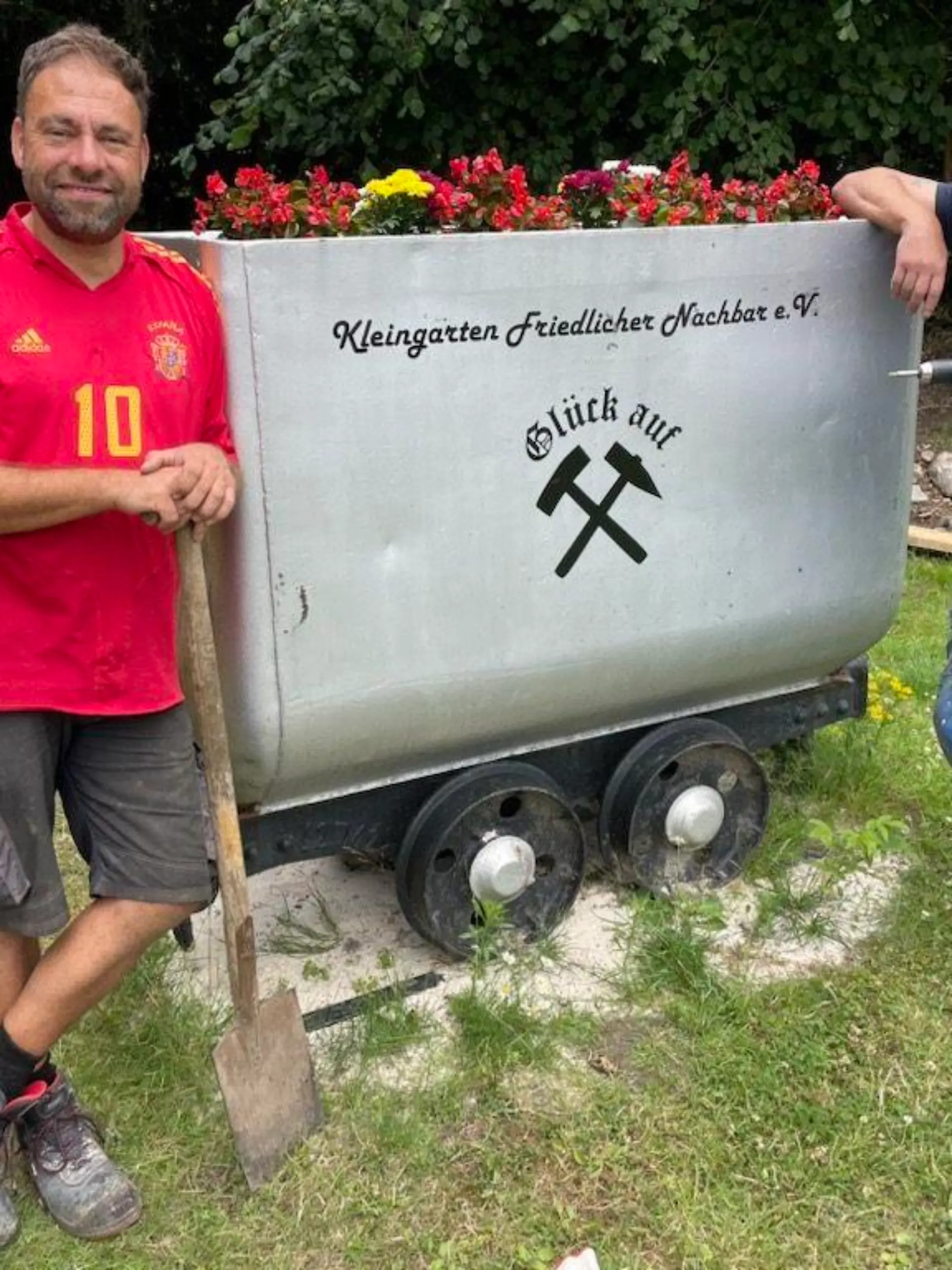 Ralle und Claus.

+++ Die Verwendung des sendungsbezogenen Materials ist nur mit dem Hinweis und Verlinkung auf RTL+ gestattet. +++