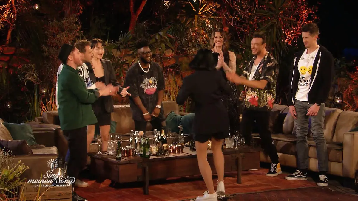 Party in Südafrika: ELIF reißt mit ihrer Neuinterpretation von Cluesos "Chicago" alle mit.