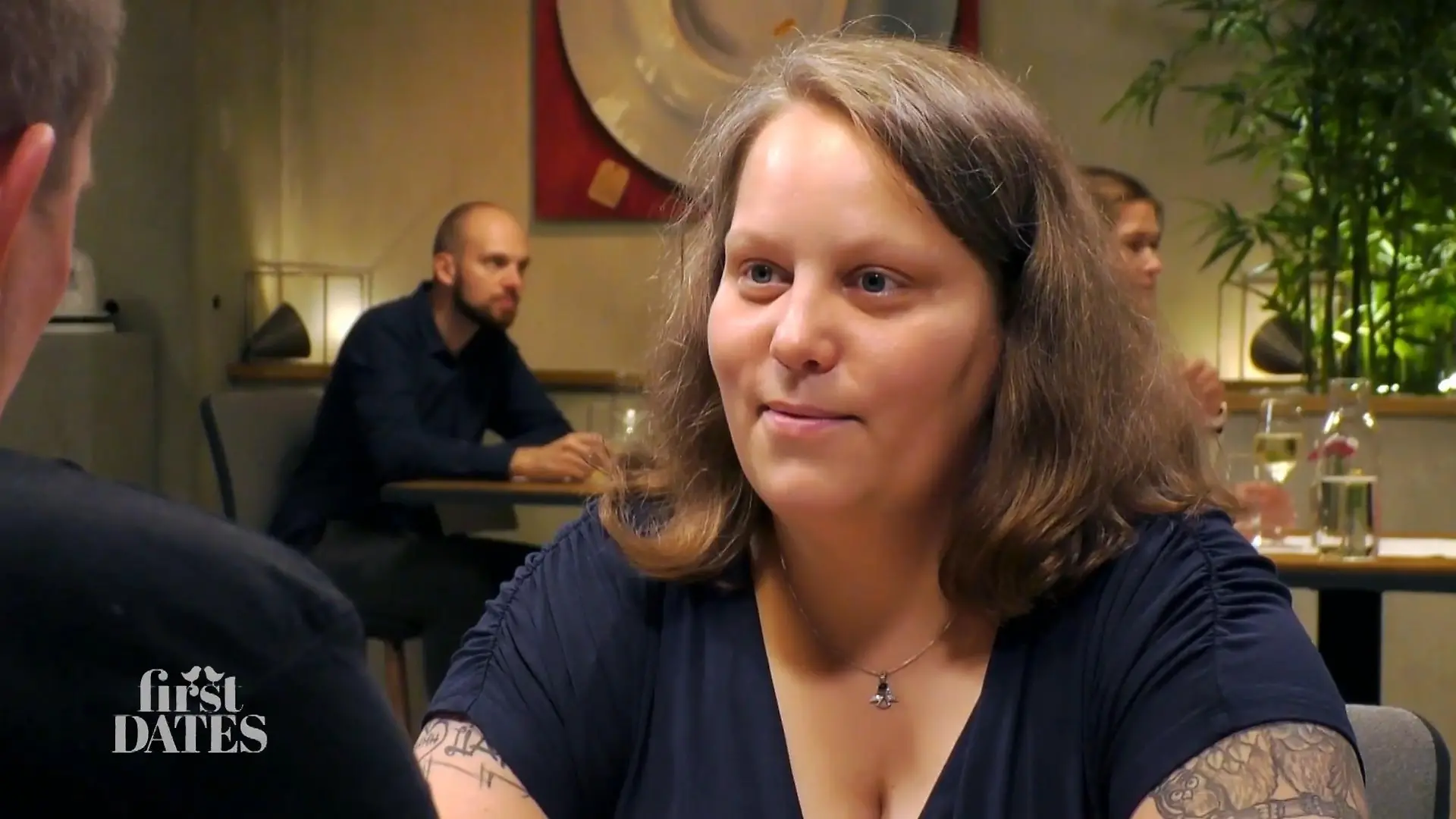 Selbst gewiefte Mimik-Experten dürften nicht erraten, dass Heidi gerade einer Witz-Pointe gelauscht hat