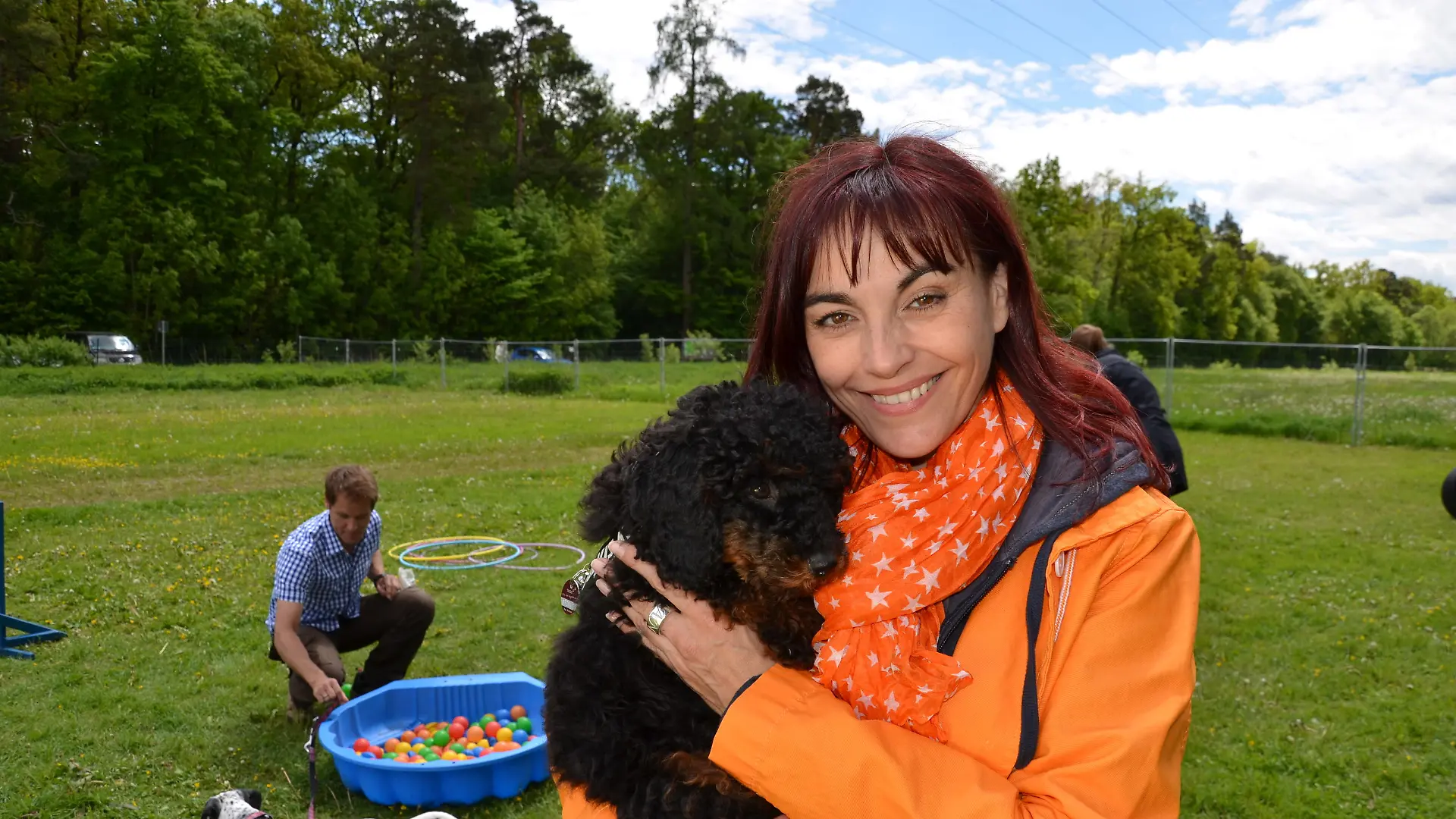 Tiergeschichten4 - VOX-DOCMA TV-MANUELA BAUER - Diana begleitet eine Welpenspielstunde