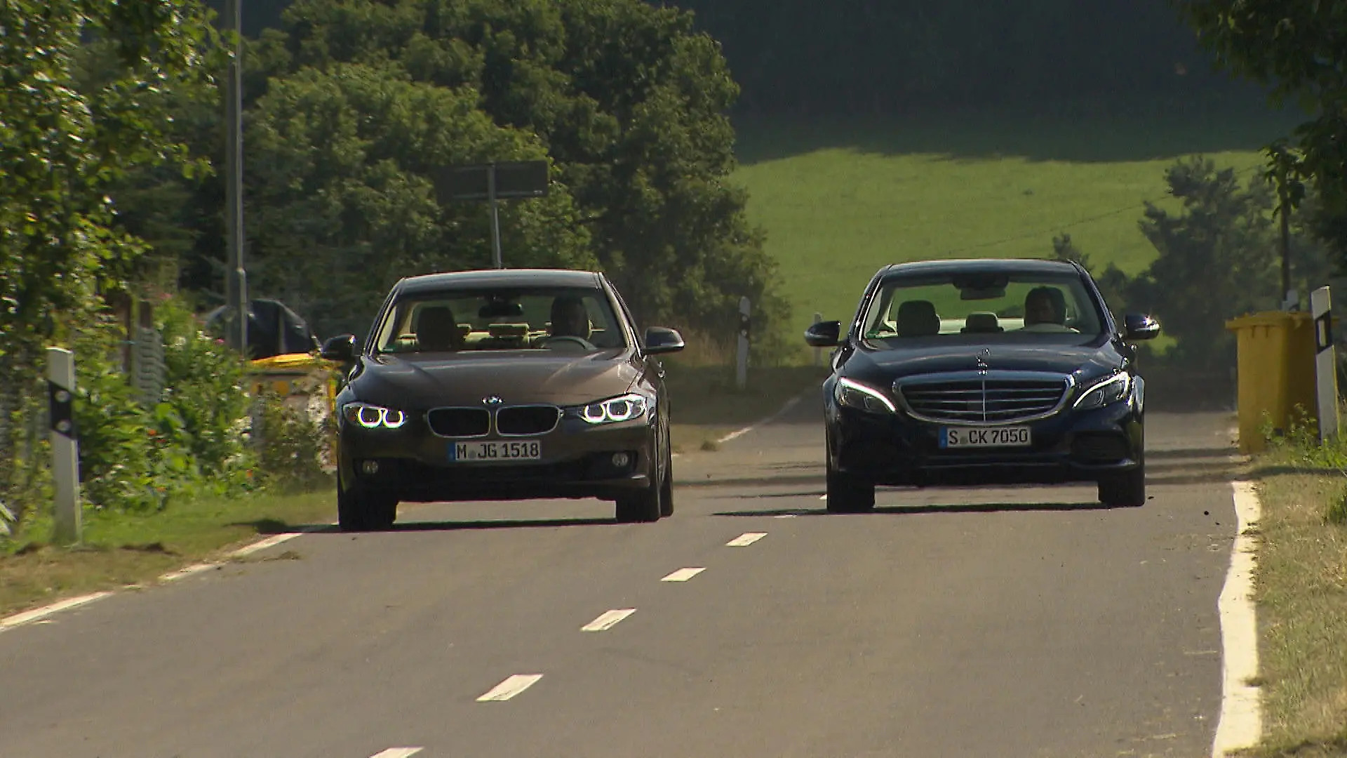 Mercedes BMW 2