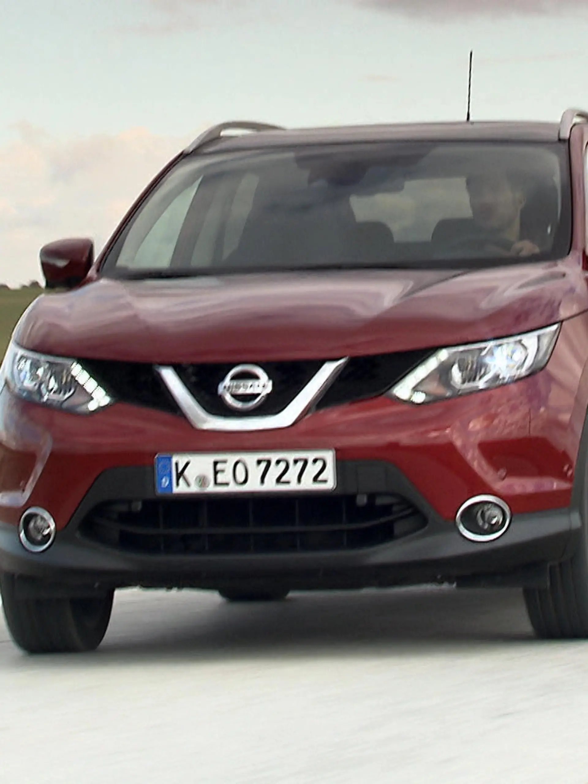 Nissan Qashqai.mov.Still001