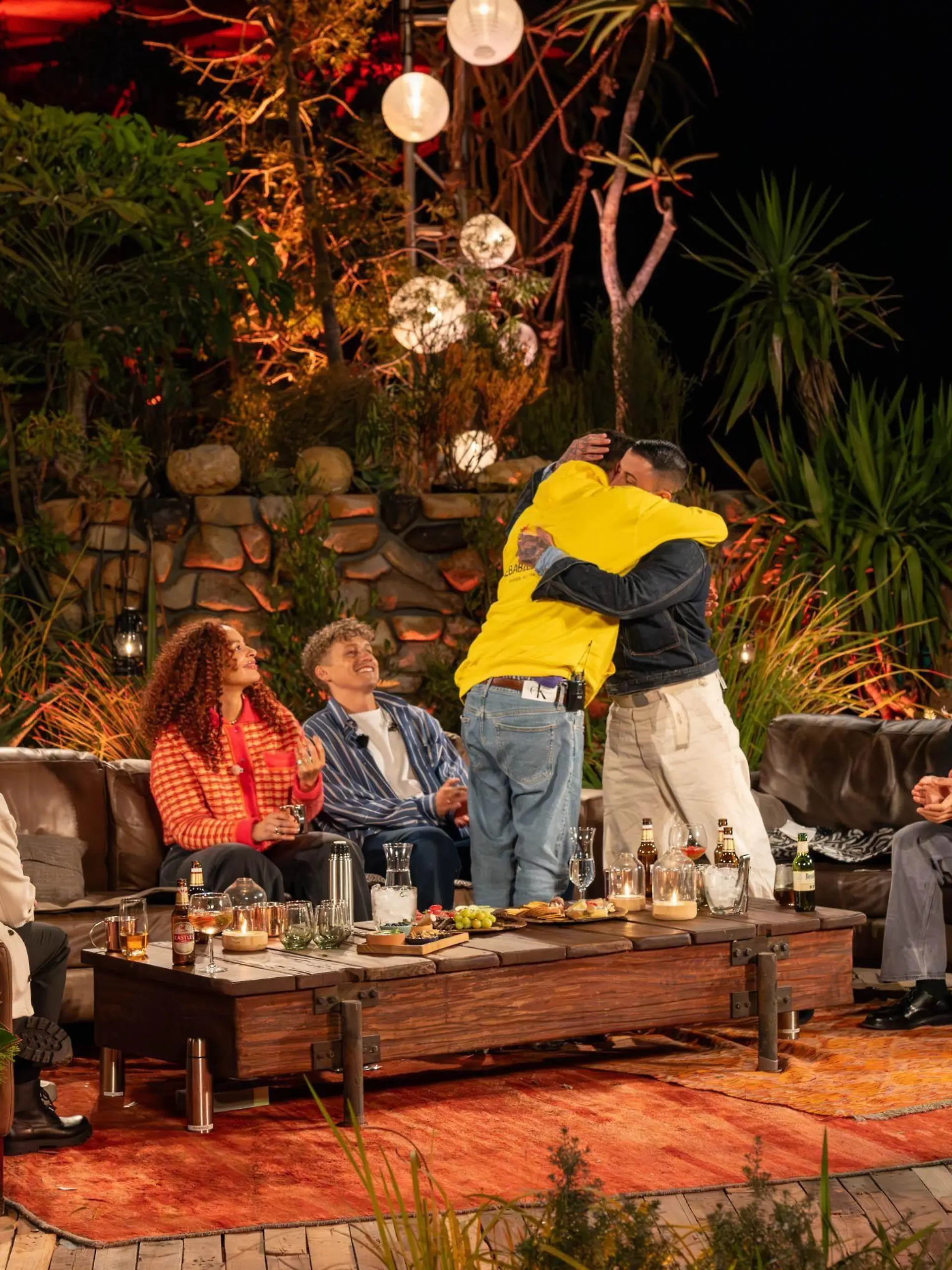 V.l.: Johannes Oerding, Eva Briegel, Eko Fresh, Joy Denalane, Tim Bendzko, Sammy Amara, Emilio

+++ Die Verwendung des sendungsbezogenen Materials ist nur mit dem Hinweis und Verlinkung auf RTL+ gestattet. +++