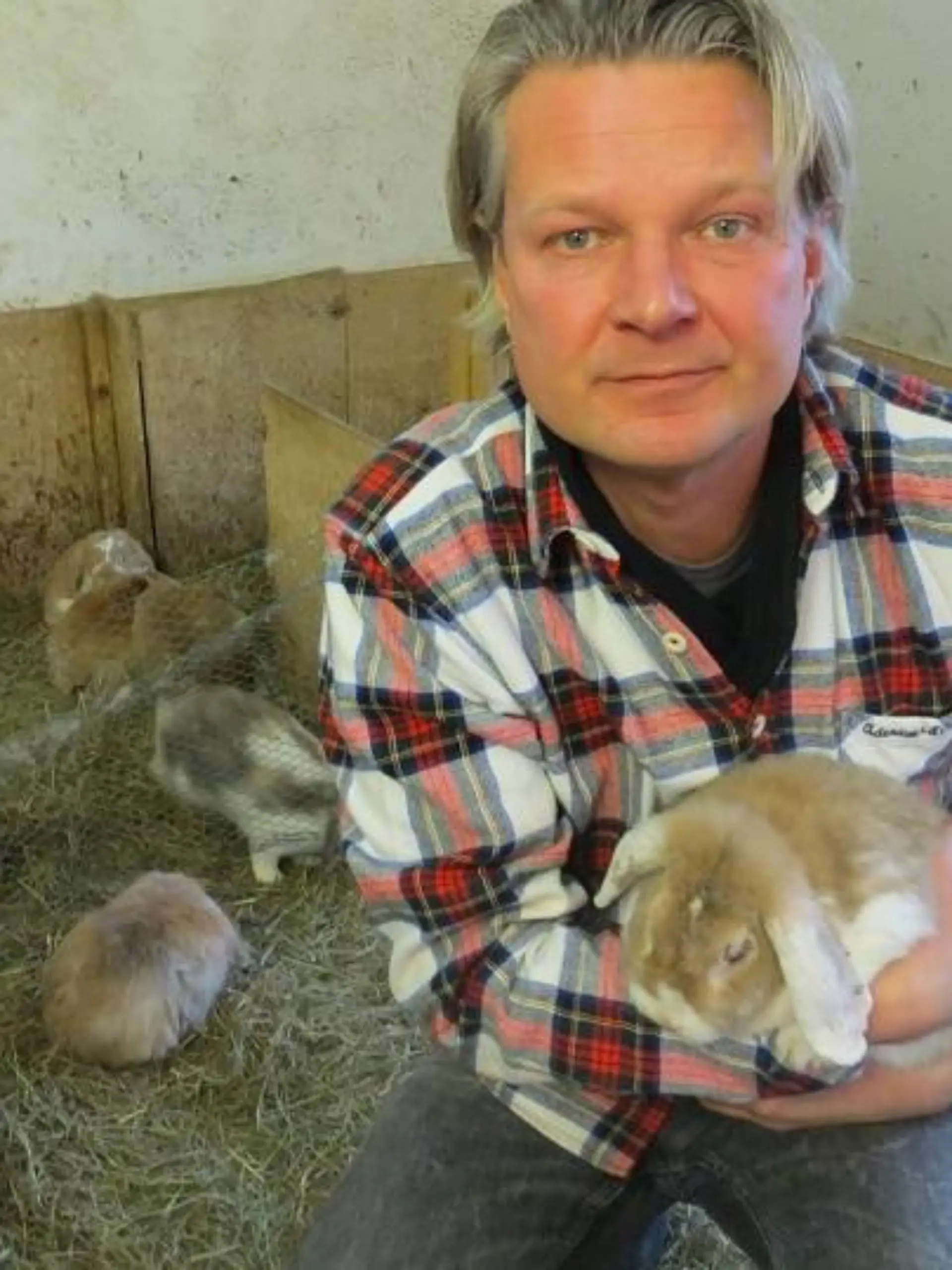 Tiere in Not - VOX-DOCMA TV - Frank geht einem Fall von Animal-Hoarding bei Kaninchen nach