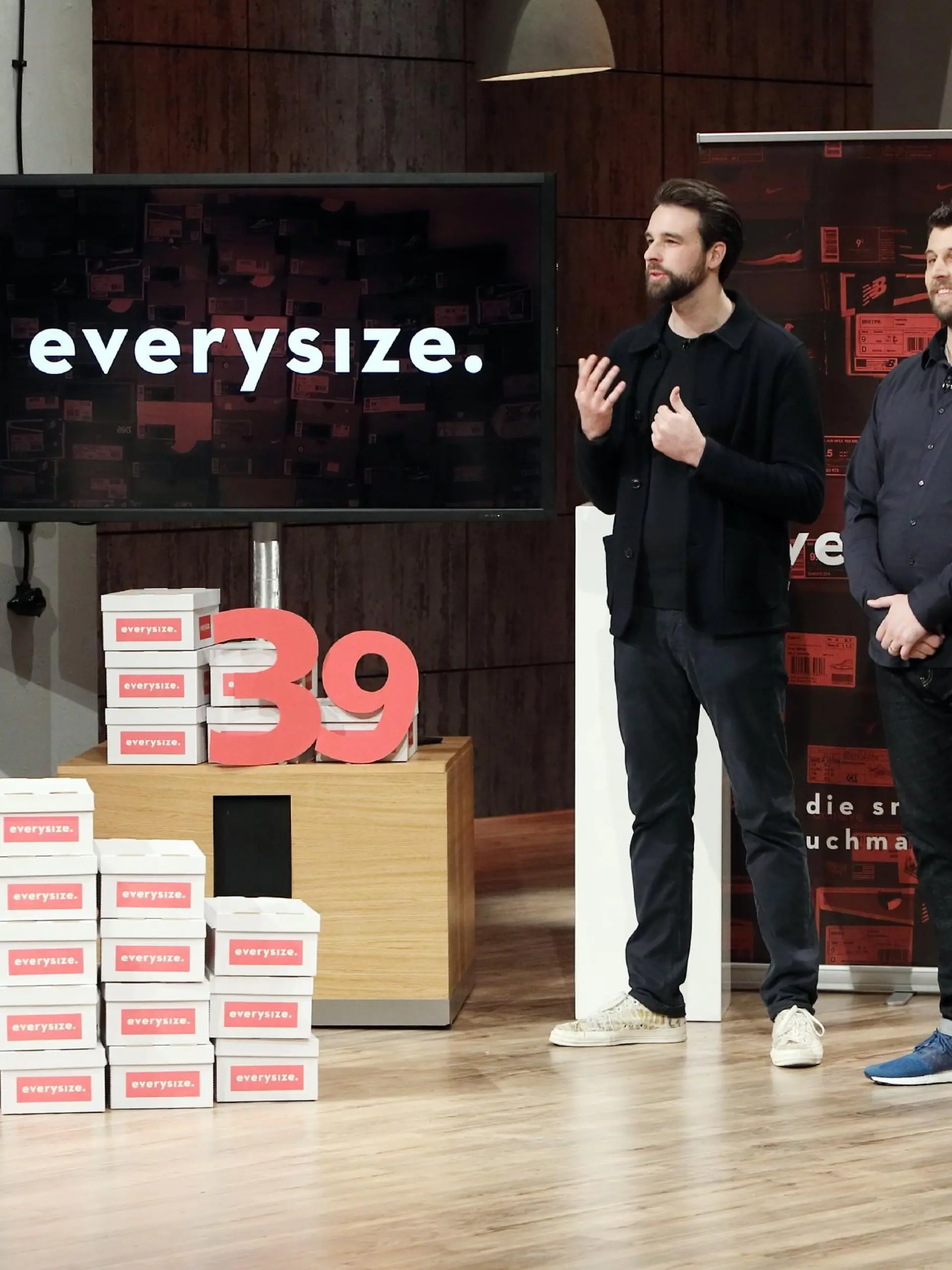 Denis Falkenstein, Eugen Falkenstein, Pascal Prehn (v.l.) präsentieren ihr Produkt "everysize".