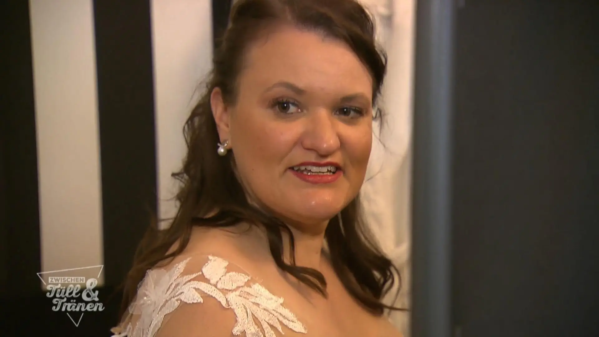 Für dieses Kleid kommt Susanne nicht einmal aus der Kabine raus