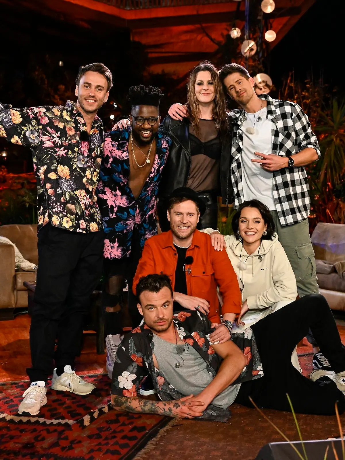 V.l.: Clueso, Kelvin Jones, Dag-Alexis Kopplin ("SDP"), Johannes Oerding, Floor Jansen, Vincent Stein ("SDP") und LOTTE.

Die Verwendung des sendungsbezogenen Materials ist nur mit dem Hinweis und Verlinkung auf RTL+ gestattet.