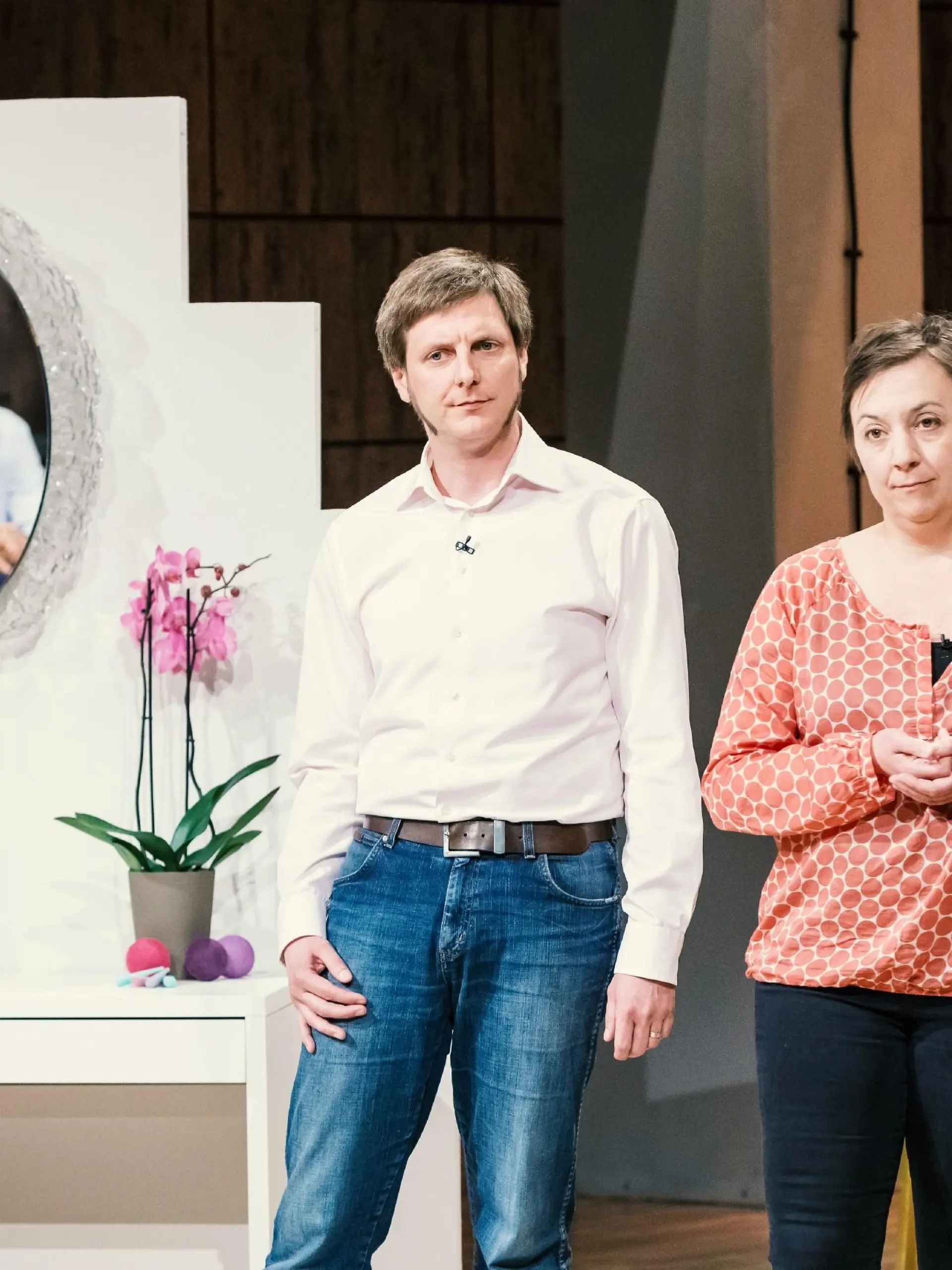 Katrin Reuter und Maxim Loick aus Bonn präsentieren mit "Trackle" einen Temperatursensor der die fruchtbaren Tage der Frau bestimmen soll. Sie erhoffen sich ein Investment von 400.000 Euro für 15 Prozent ihres Unternehmens.