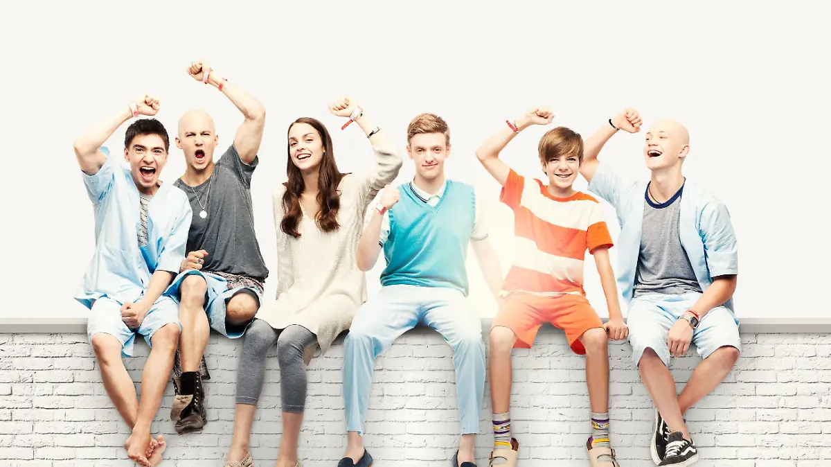 "Club der roten Bänder" mit (v.l.) Anton 'Toni' (Ivo Kortlang, Leo (Tim Oliver Schultz), Emma (Luise Befort), Alex (Timur Bartels), Hugo (Nick Julius Schuck) und Jonas (Damian Hardung).