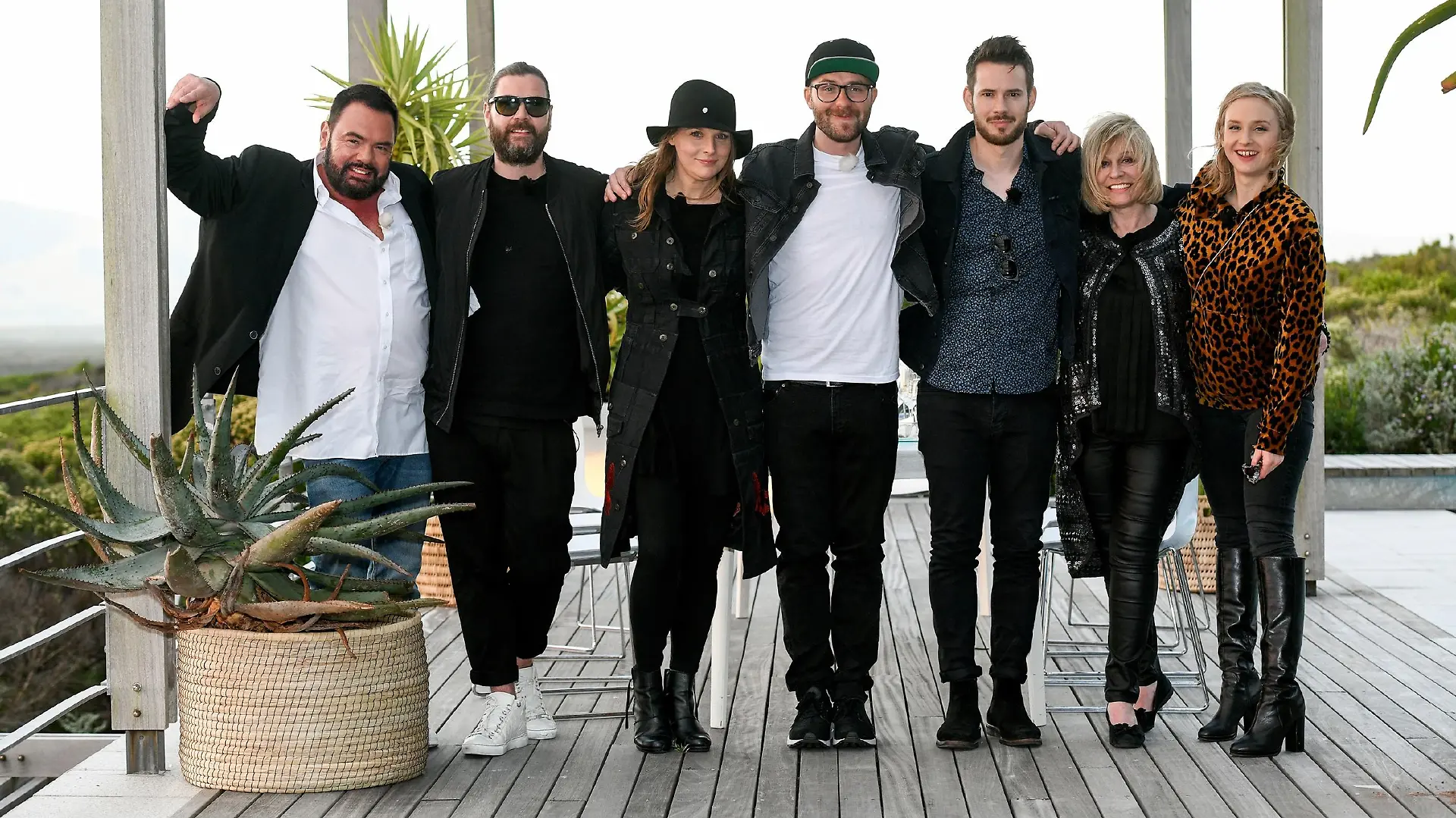 V.l.: Marian Gold, Rea Garvey, Judith Holofernes, Mark Forster, Johannes Strate, Mary Roos, Leslie Clio