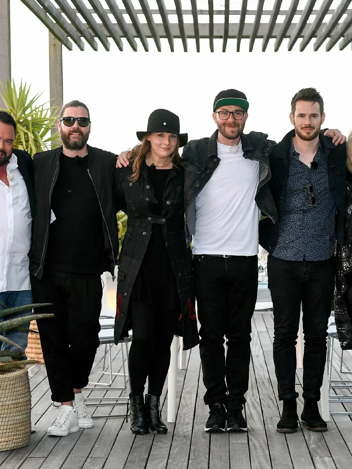 V.l.: Marian Gold, Rea Garvey, Judith Holofernes, Mark Forster, Johannes Strate, Mary Roos, Leslie Clio