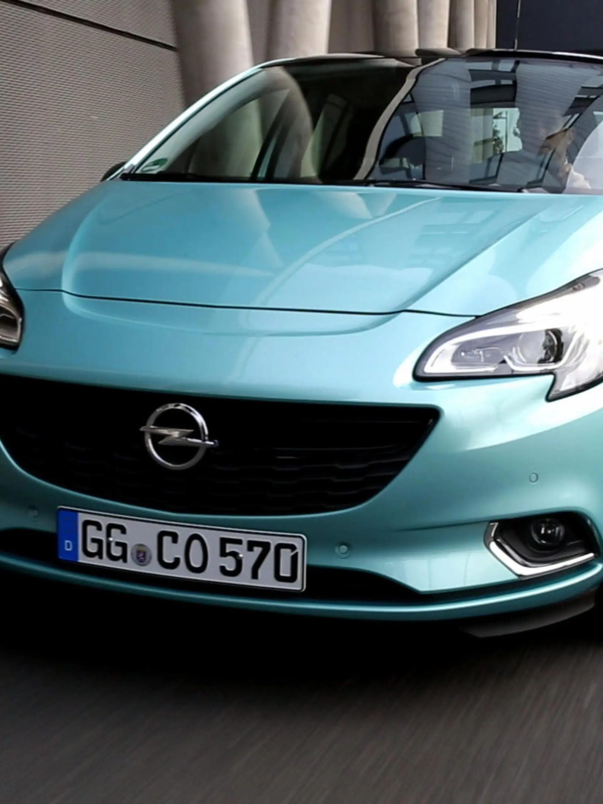 automobil - corsa.mxf.Still002