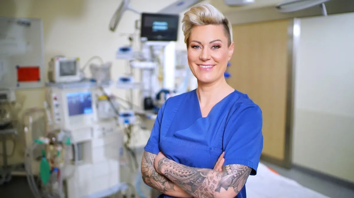 Dr. Carola Holzner alias Doc Caro
+++ Die Verwendung des sendungsbezogenen Materials ist nur mit dem Hinweis und Verlinkung auf RTL+ gestattet. +++