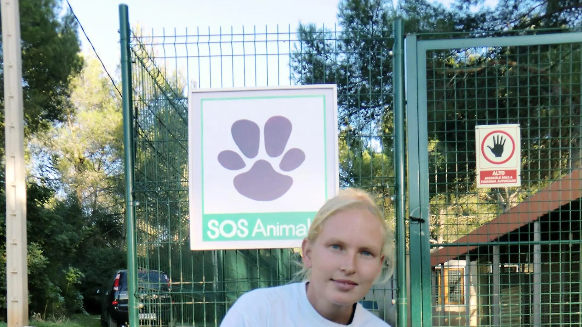 Tierpflegerin Veronika Rheinberger (25) kommt aus Frankfurt und arbeitet im Tierheim Calvia.