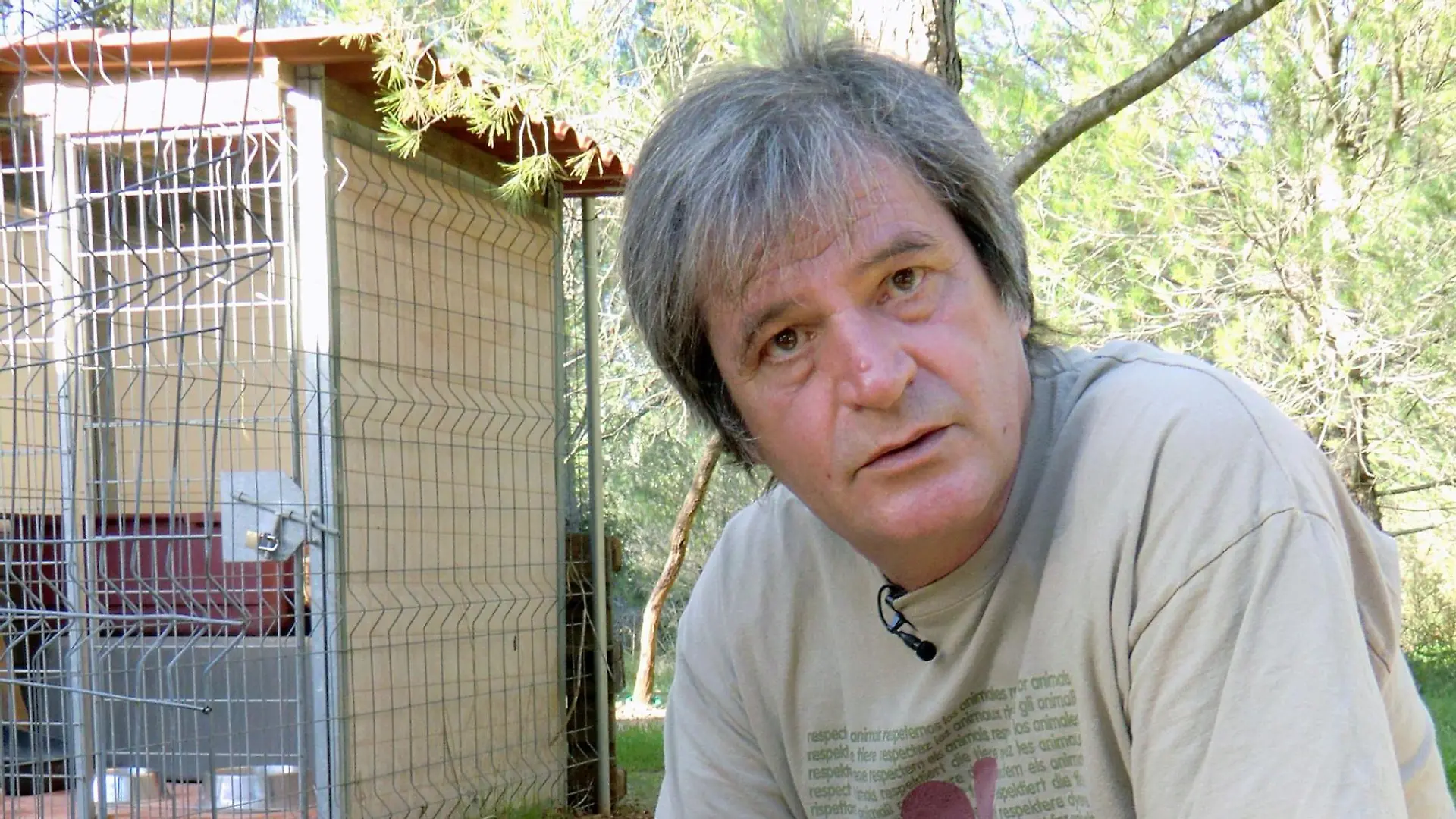 Karl Miesel (54) war früher bei BASF beschäftigt, heute leitet er für SOS Animal Mallorca das Tierheim Calvia.