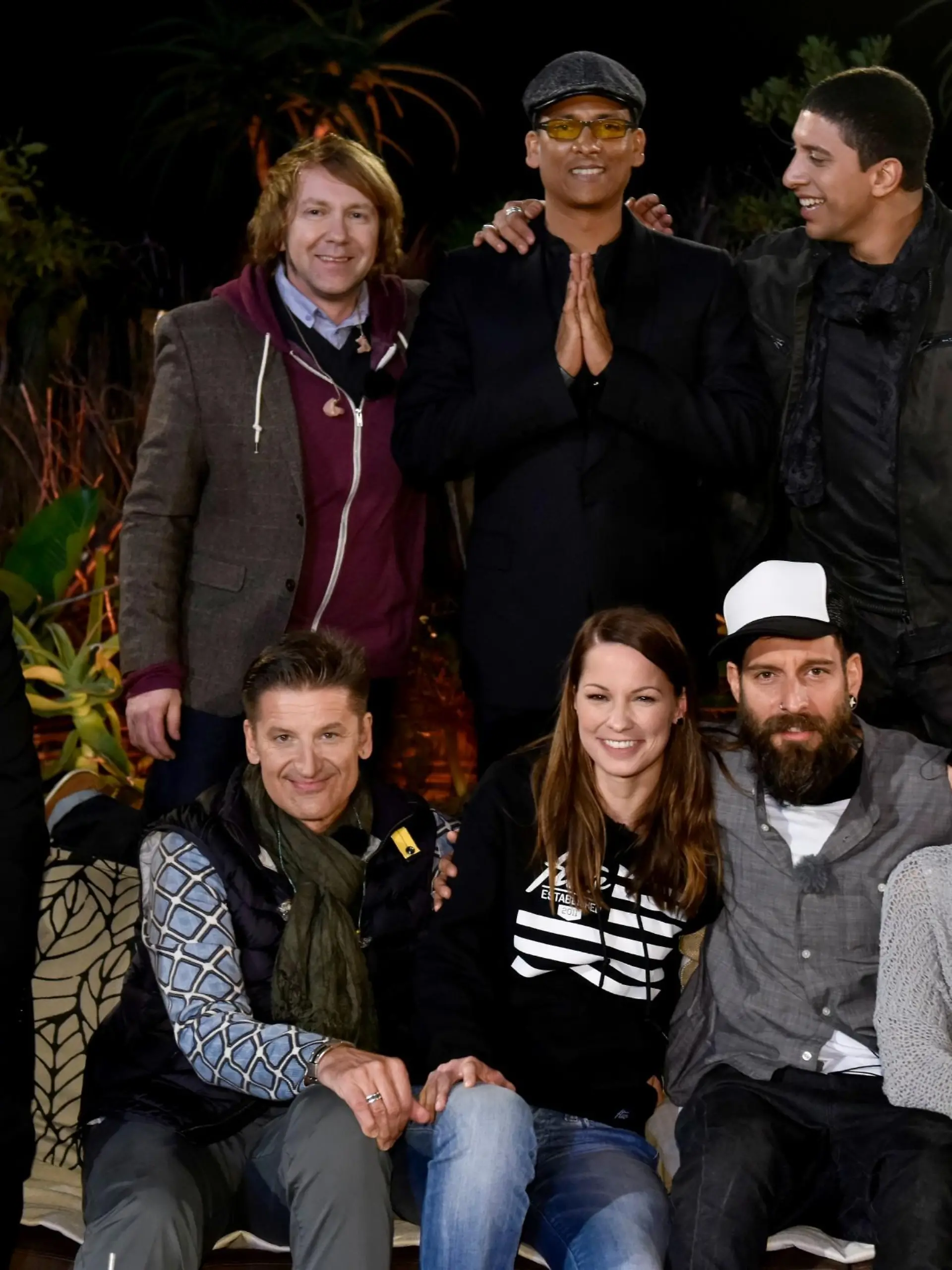 V.l.o.: Tobias Künzel von 'Die Prinzen', Xavier Naidoo und Andreas Bourani. V.l.u: Sebastian Krumbiegel von 'Die Prinzen', 'PUR'-Sänger Hartmut Engler, Christina Stürmer, Daniel Wirtz und Yvonne Catterfeld.