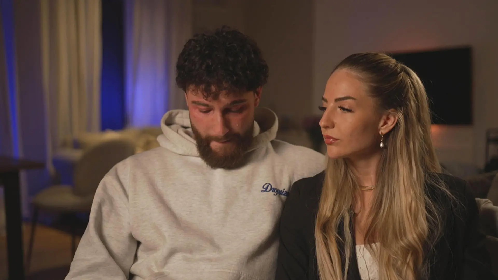 Emma und Umut
+++ Die Verwendung des sendungsbezogenen Materials ist nur mit dem Hinweis und Verlinkung auf RTL+ gestattet. +++