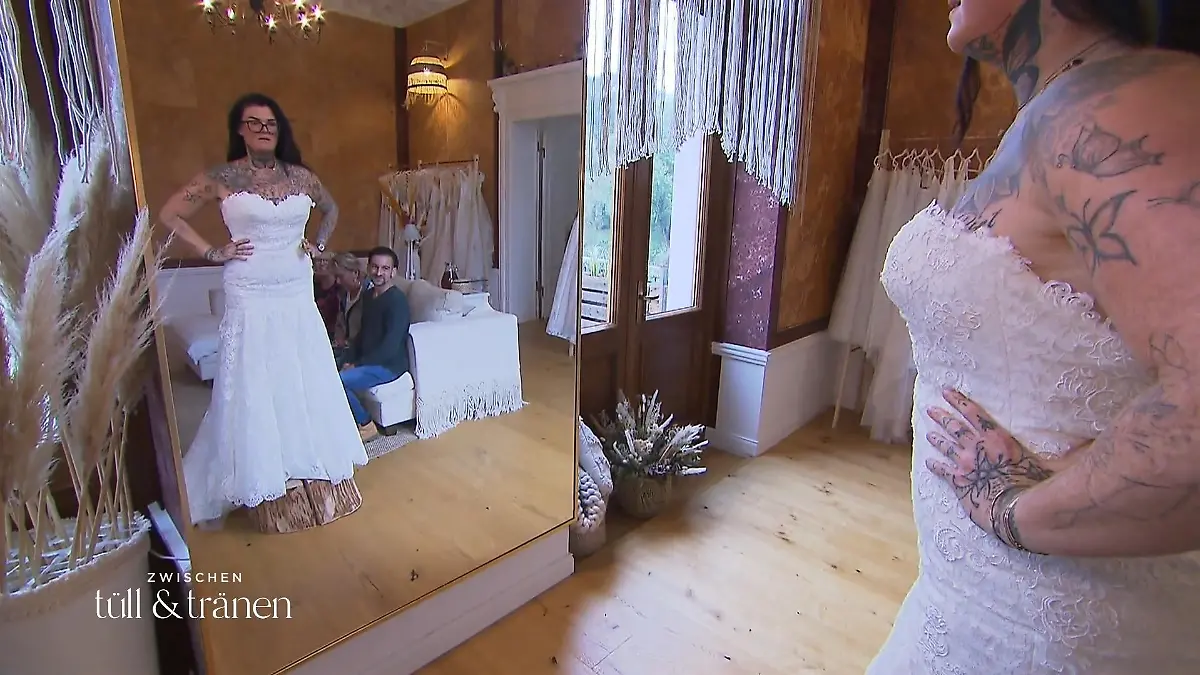 Janina im "Stehkleid"