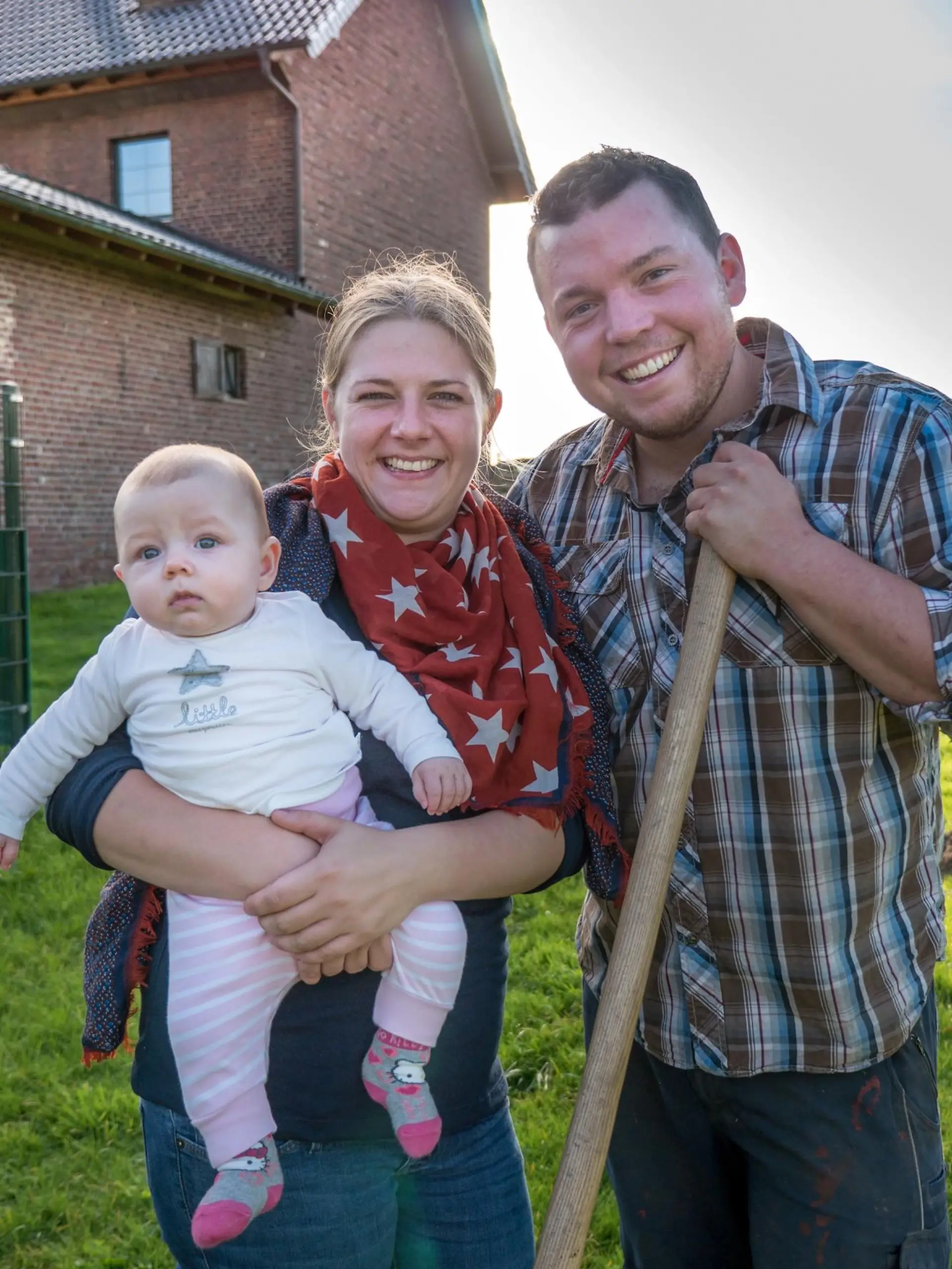 Baby Emma mit Henrik und Lisa