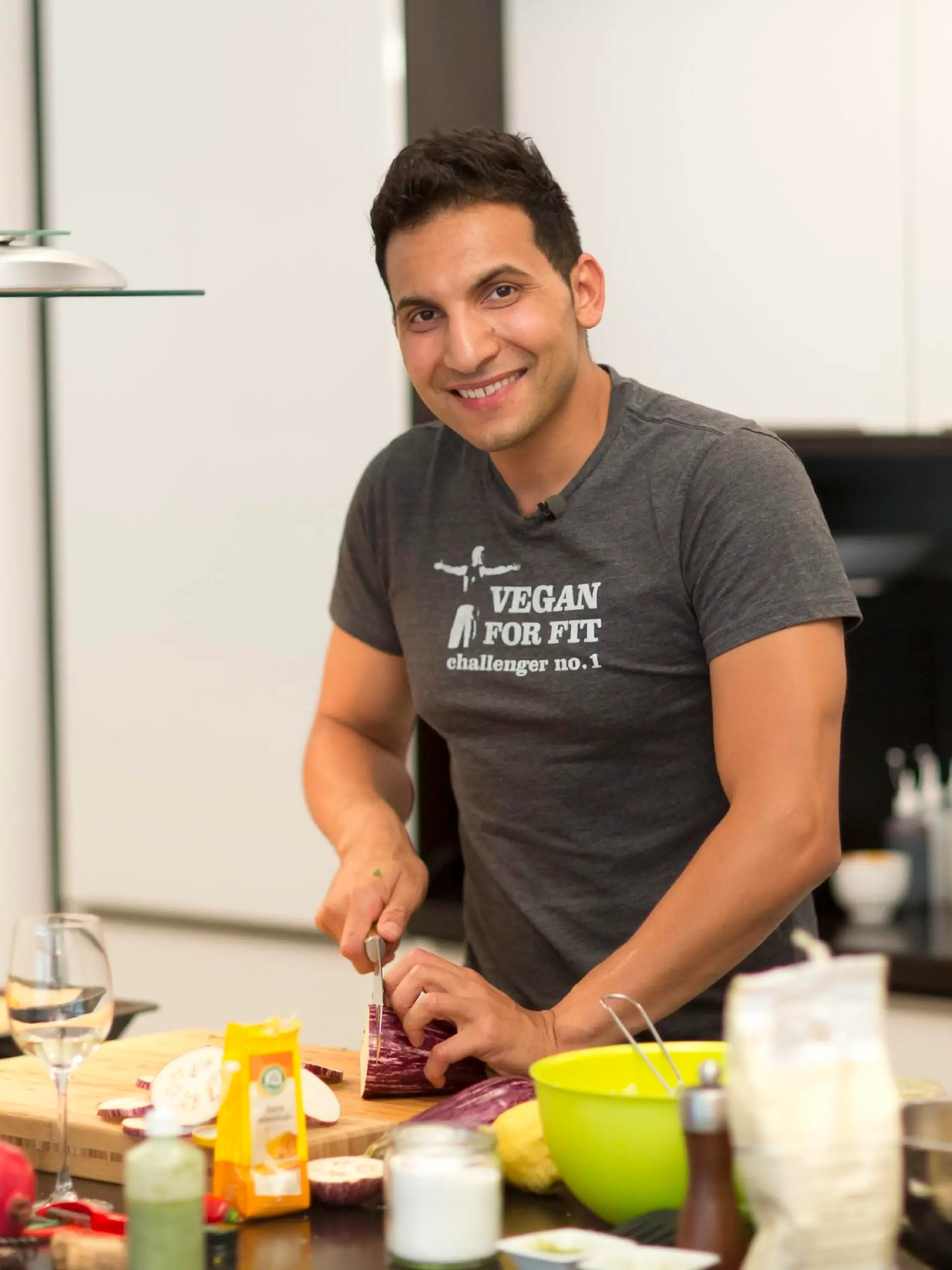 Starkoch Attila Hildmann kommentiert die Vegane Woche.
