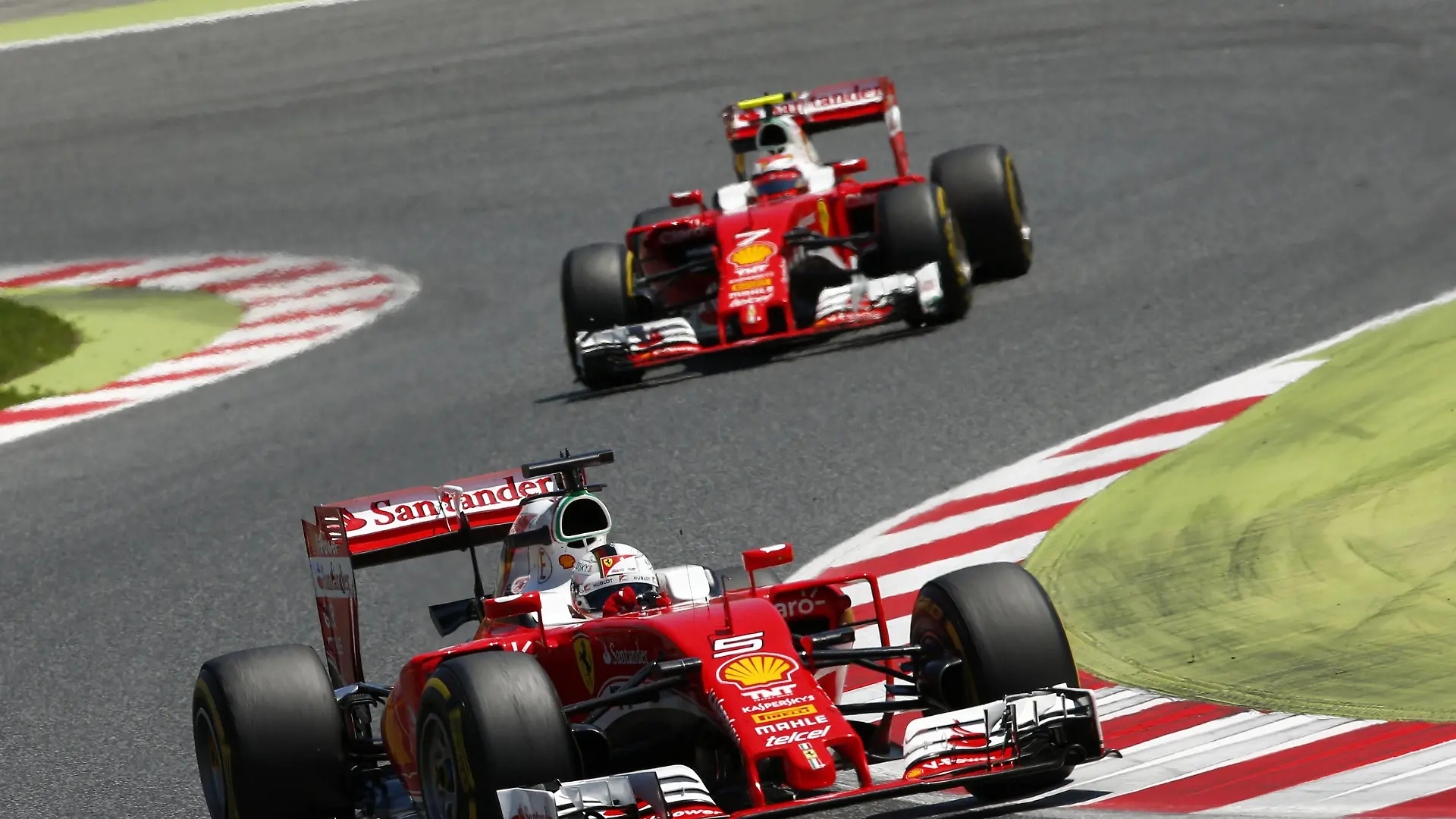 Motorsports: FIA Formula One World Championship WM Weltmeisterschaft 2016, Race in Barcelona, 5 Sebastian Vettel (GER, Scuderia Ferrari), 7 Kimi Raikkonen (FIN, Scuderia Ferrari), xHOCHxZWEIx
Motorsports FIA Formula One World Championship World Cup World Cup 2016 Race in Barcelona 5 Sebastian Vettel ger Scuderia Ferrari 7 Kimi Raikkonen Fin Scuderia Ferrari xHOCHxZWEIx