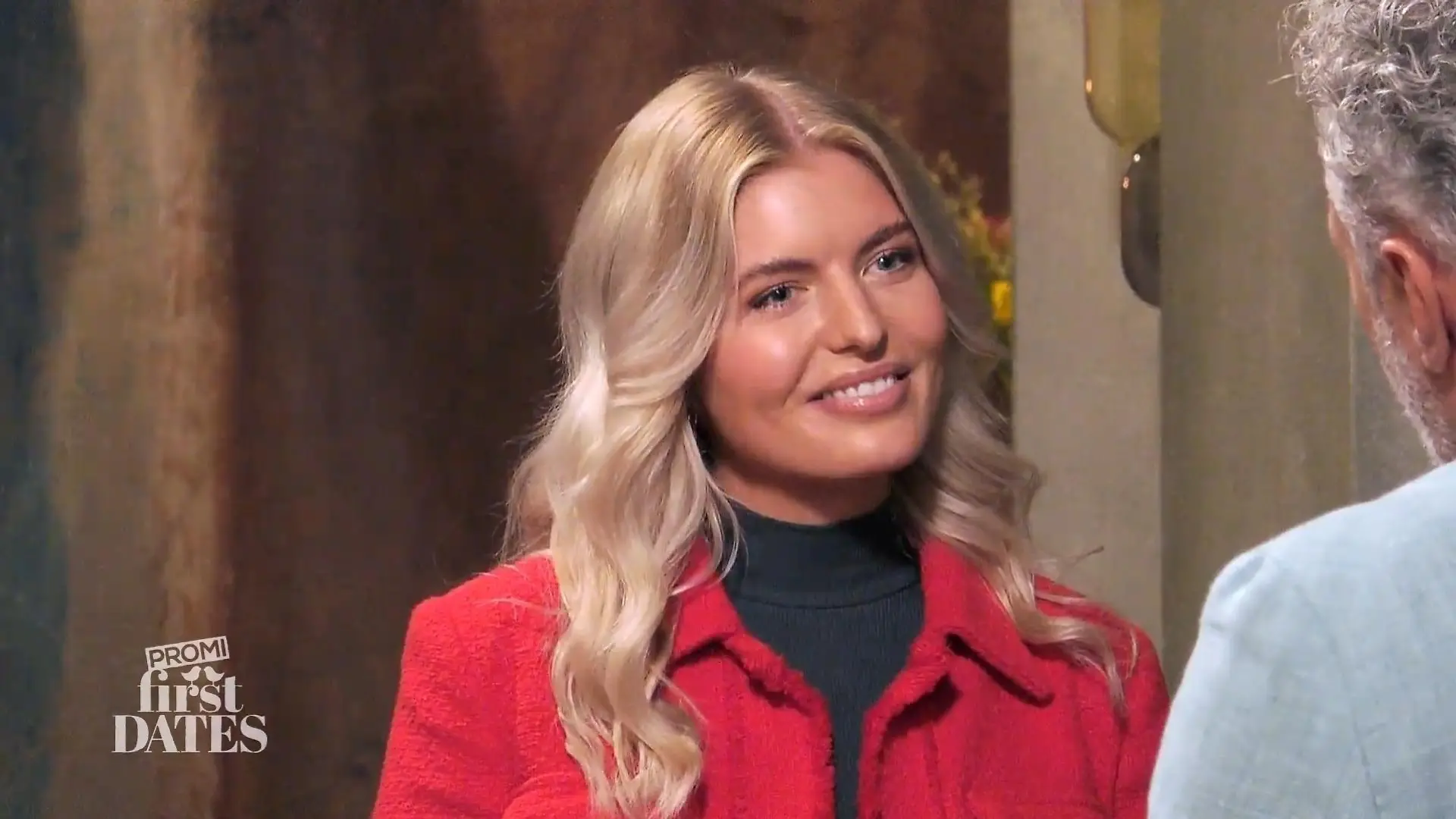 Influencerin Antonia sucht die große Liebe und trifft auf den ahnungslosen Justin.