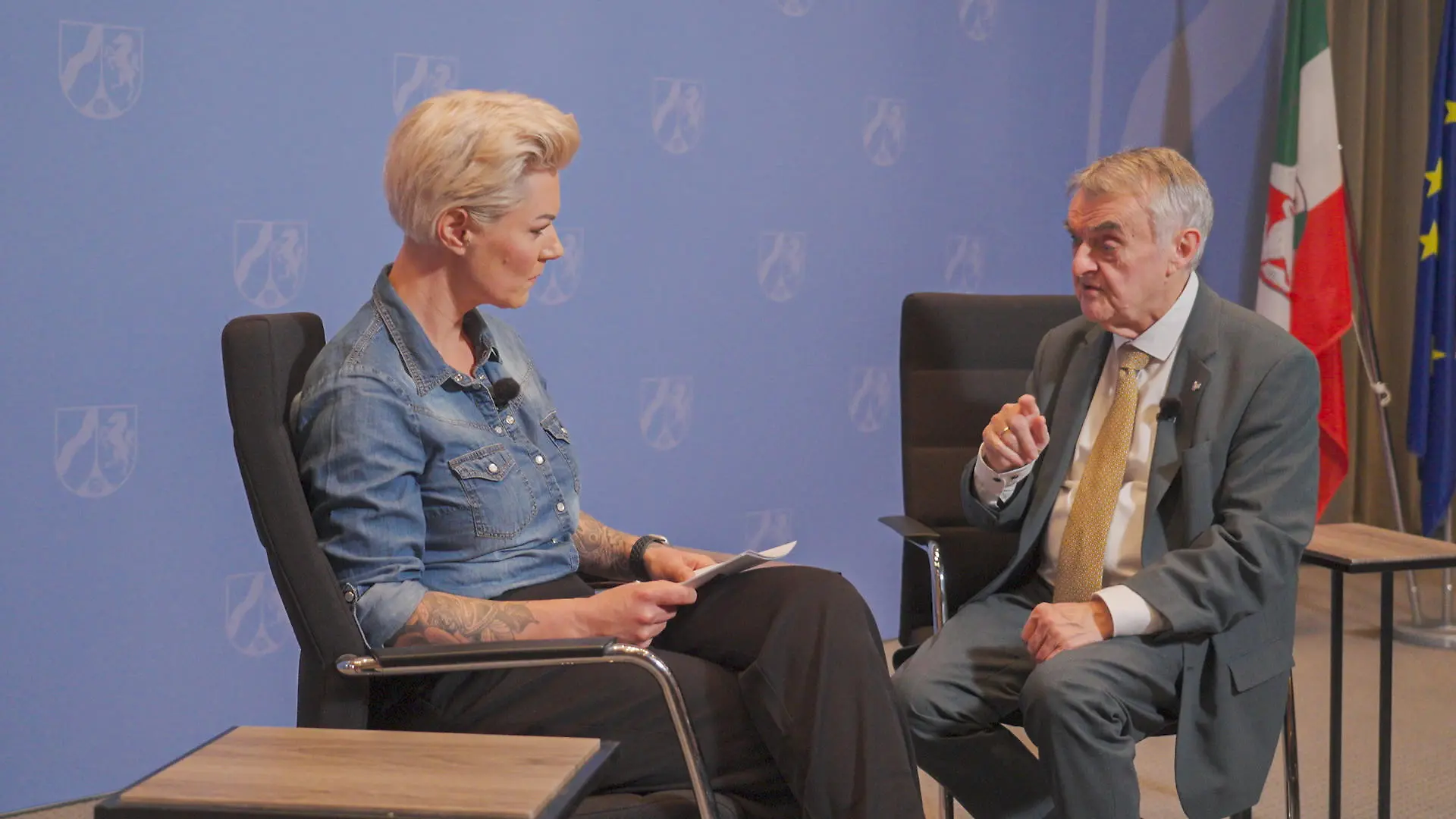 Doc Caro und Innenminister Herbert Reul
+++ Die Verwendung des sendungsbezogenen Materials ist nur mit dem Hinweis und Verlinkung auf RTL+ gestattet. +++