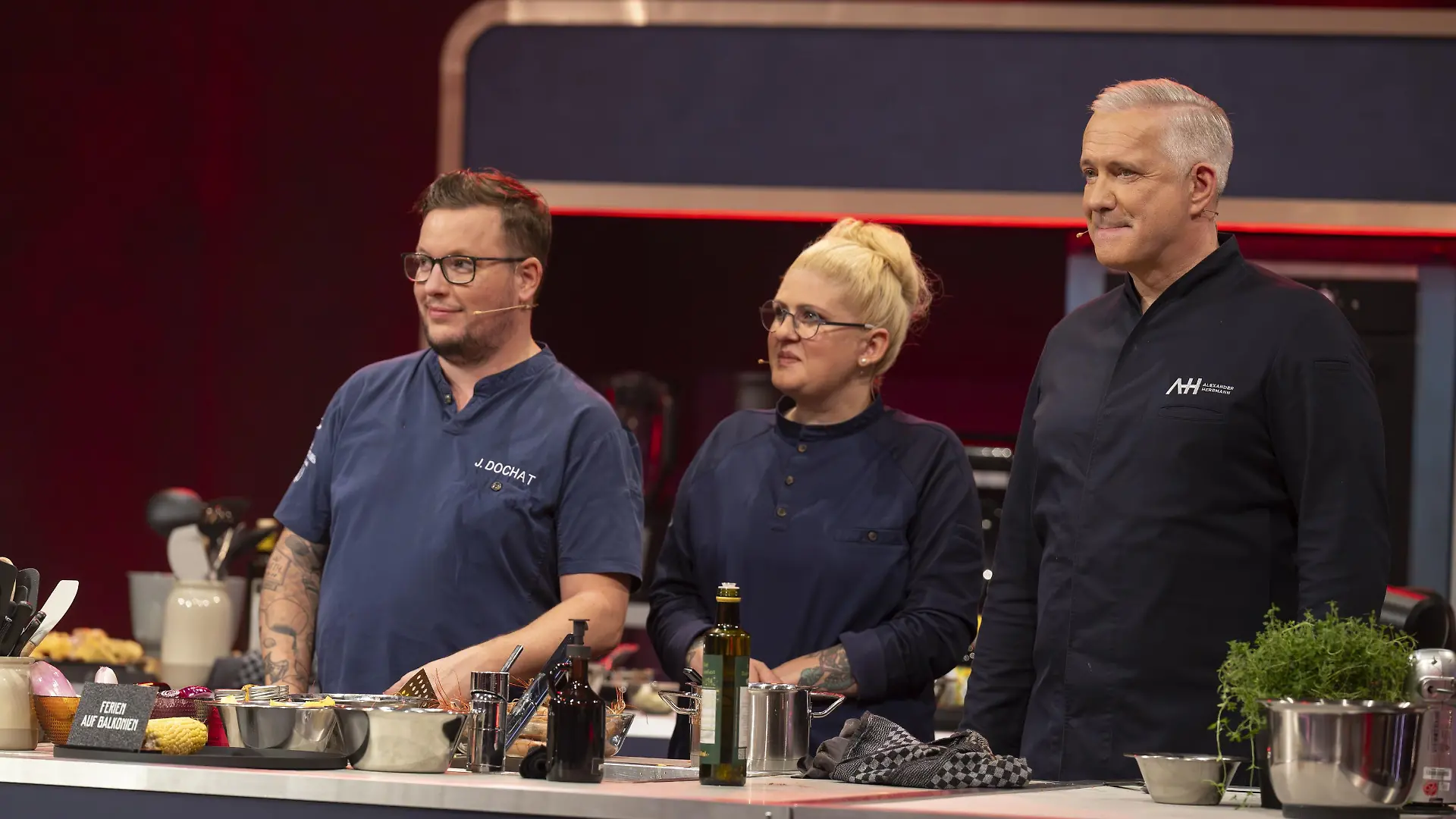 V.l.: Jari Dochat, Lisa Angemann und Alexander Herrmann
+++ Die Verwendung des sendungsbezogenen Materials ist nur mit dem Hinweis und Verlinkung auf RTL+ gestattet. +++