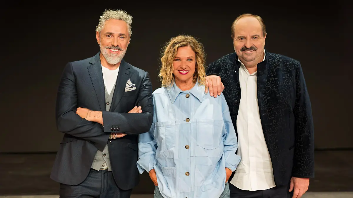 Roland Trettl (l.), Haya Molcho, Johann Lafer
+++ Die Verwendung des sendungsbezogenen Materials ist nur mit dem Hinweis und Verlinkung auf RTL+ gestattet. +++