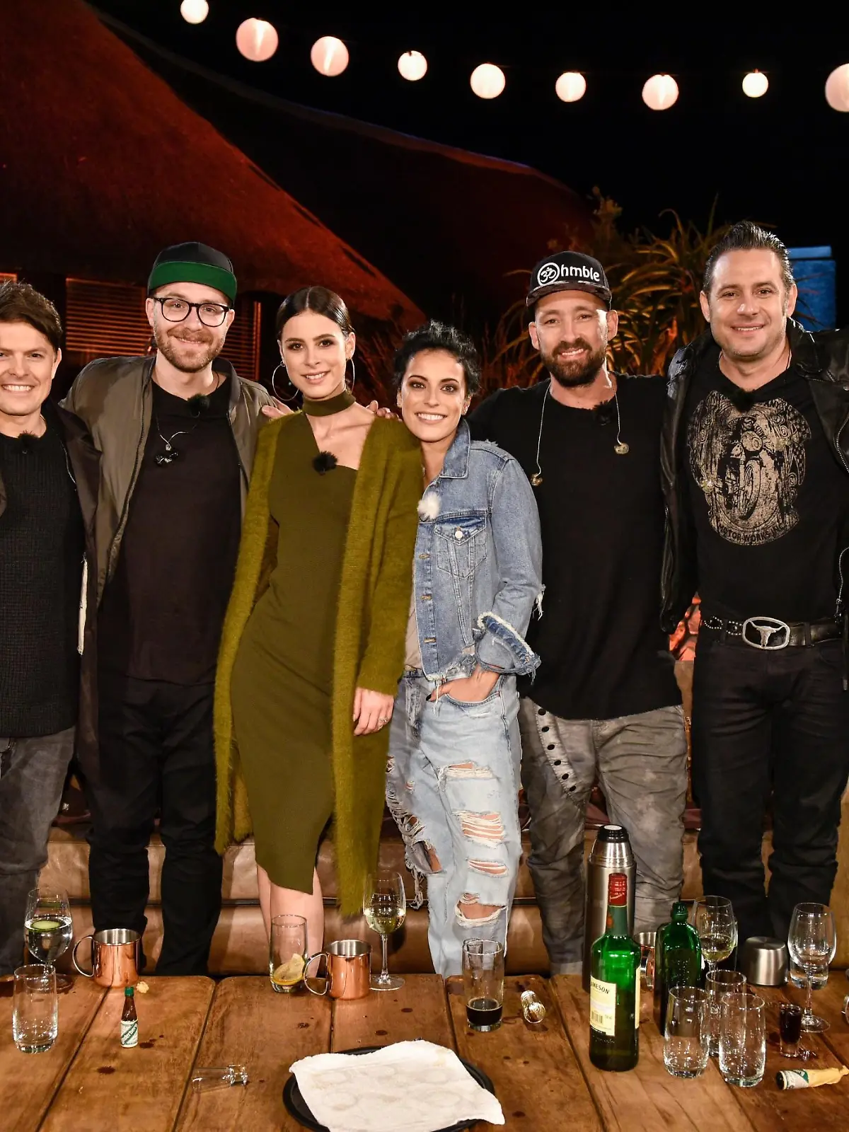 V.l.: Alec Völkel, Michael Patrick Kelly, Mark Forster, Lena Meyer-Landrut, Silbermond-Frontfrau Stefanie Kloß, Gentleman, Sascha Vollmer und Moses Pelham.