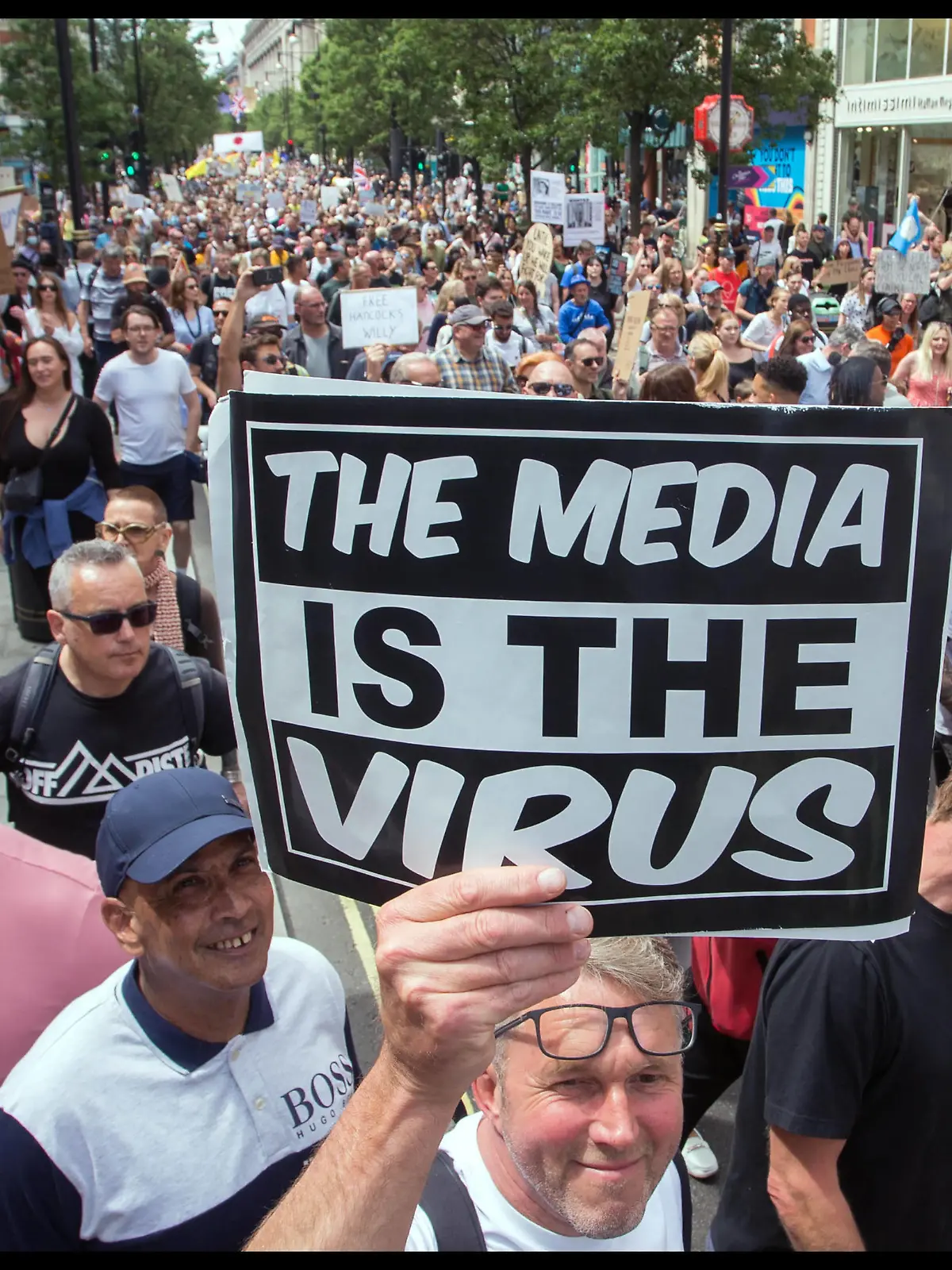 . 26/06/2021. London, United Kingdom. Covid Deniers Westminster. Covid deniers & other conspiracy theorists groups stage protest, Westminster. PUBLICATIONxINxGERxSUIxAUTxHUNxONLY xMartynxWheatleyx/xi-Imagesx IIM-22322-0043