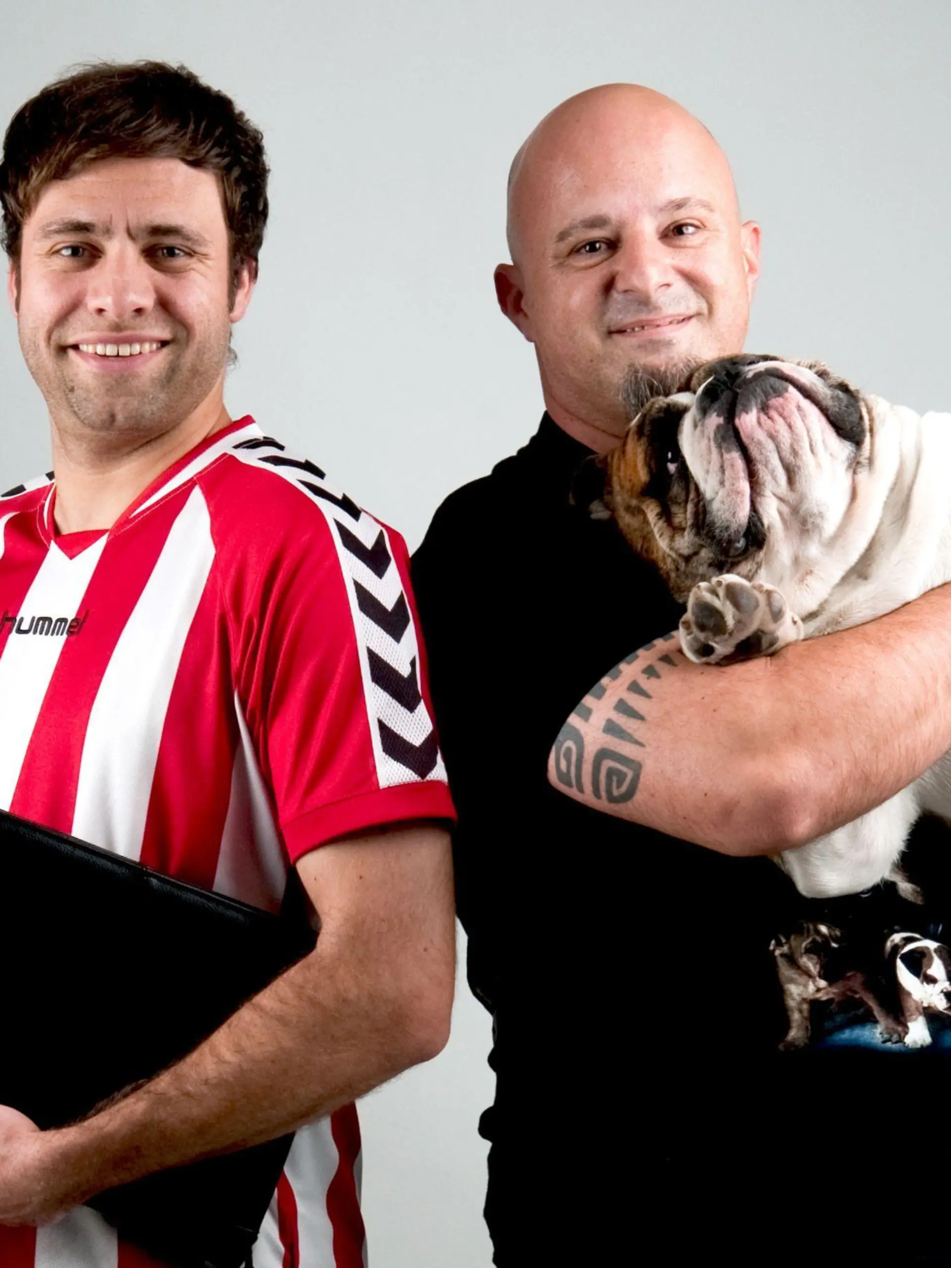 Selbst ist der Mann! Das Beet haben Dauerstudent Claus (l.) und Choleriker Detlef und seine Bulldogge Kai-Uwe bestellt - jetzt wollen die Stars auch beruflich voll durchstarten.
