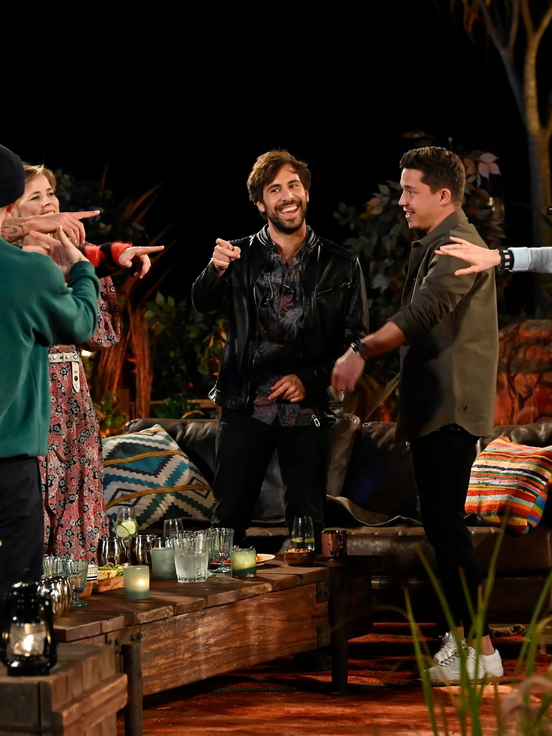 V.l.: Jan Plewka, MoTrip, Michael Patrick Kelly, Ilse DeLange, Max Giesinger, Nico Santos, LEA

Die Verwendung des sendungsbezogenen Materials ist nur mit dem Hinweis und Verlinkung auf TVNOW gestattet.