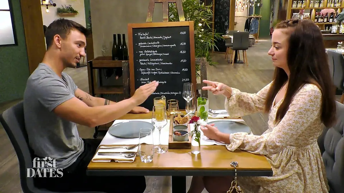 Jannes und Inga lassen den Zufall mitbestellen Spiel ums Essen