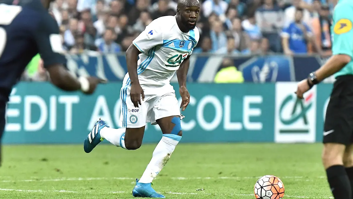 Lassana Diarra - hier im Trikot von Olympique Marseille - klagte gegen die FIFA. Nun soll der Disput beigelegt sein. (Archivbild)